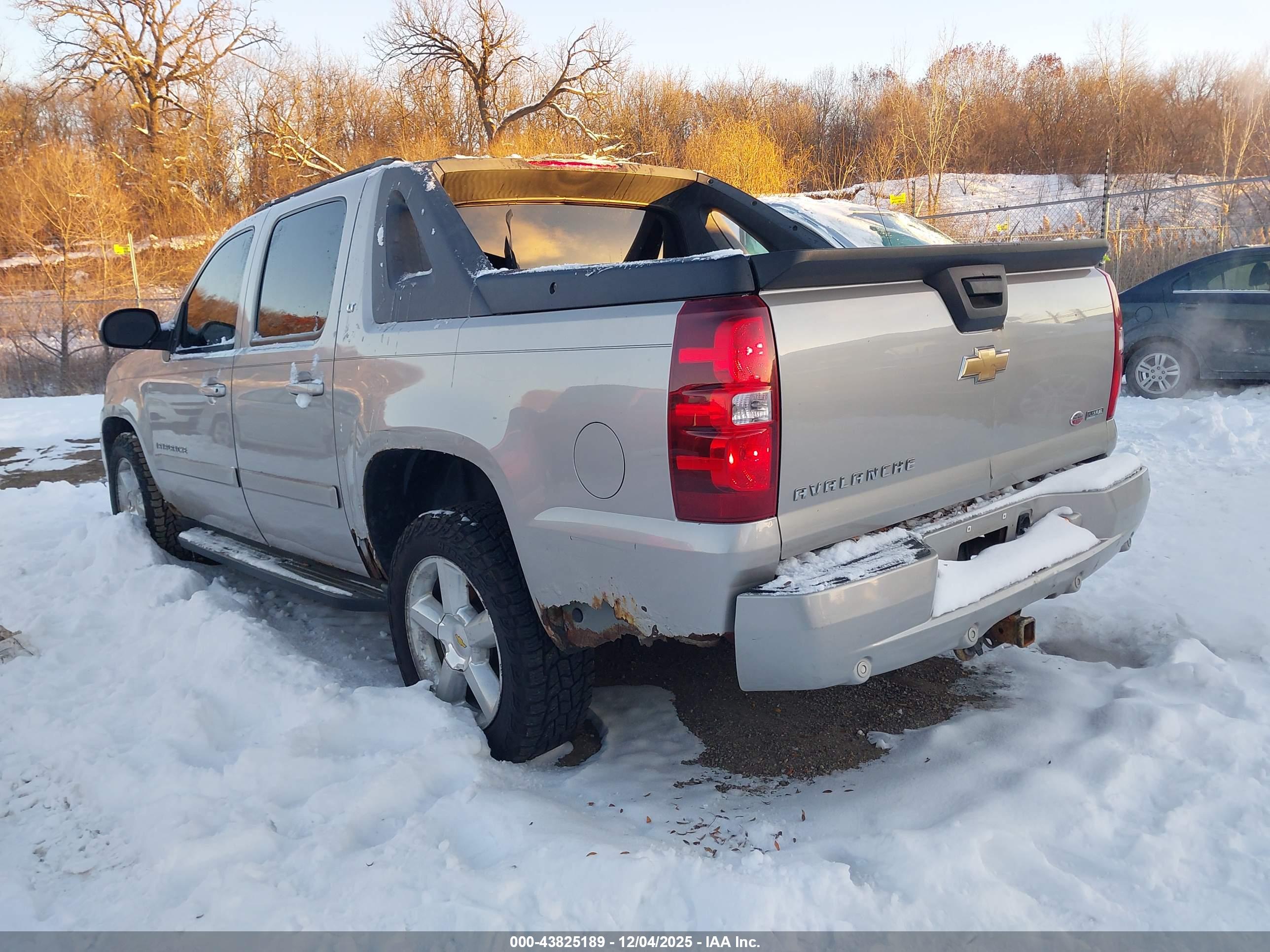 CHEVROLET AVALANCHE image 3