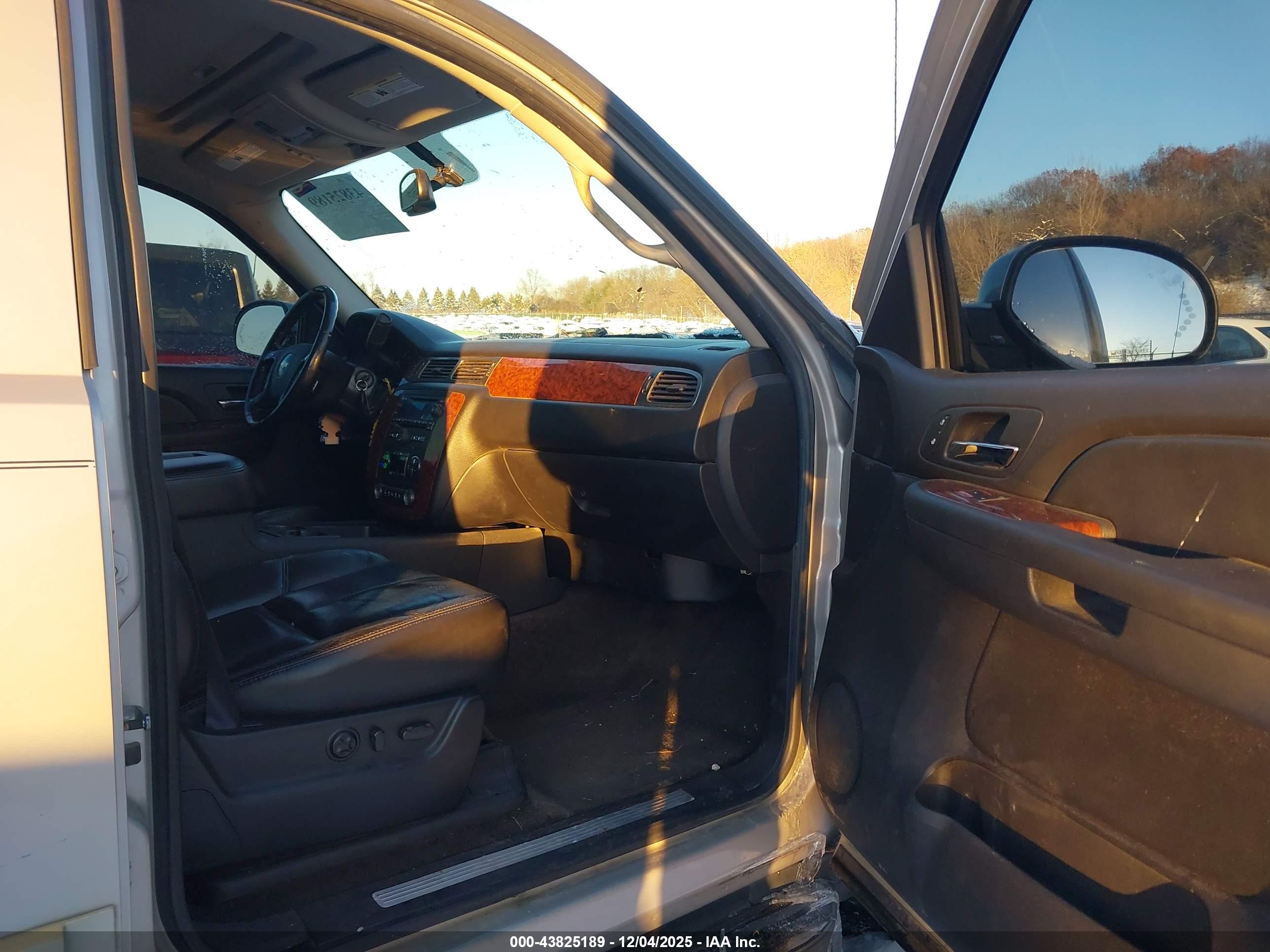 CHEVROLET AVALANCHE image 5