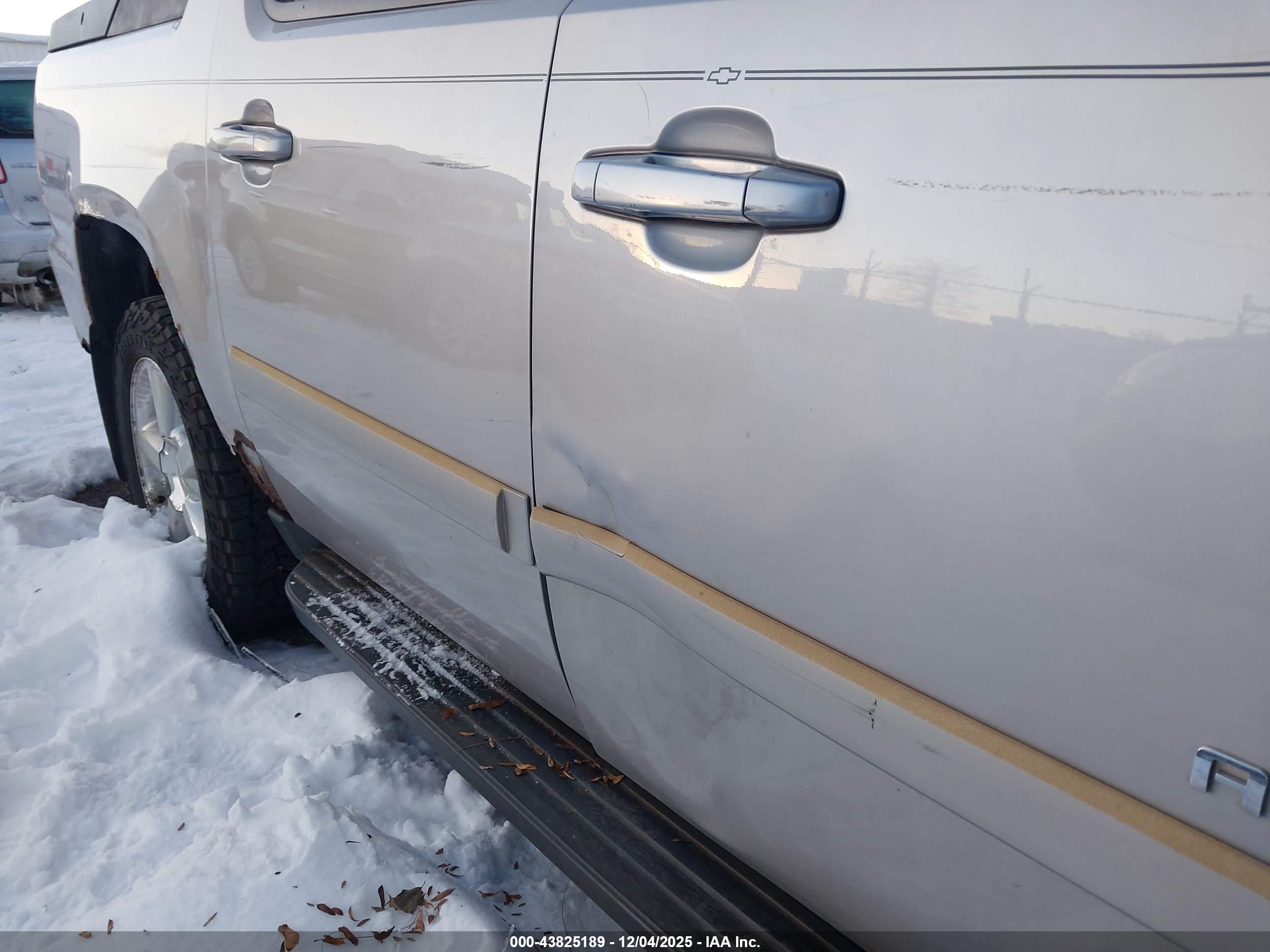 CHEVROLET AVALANCHE image 6