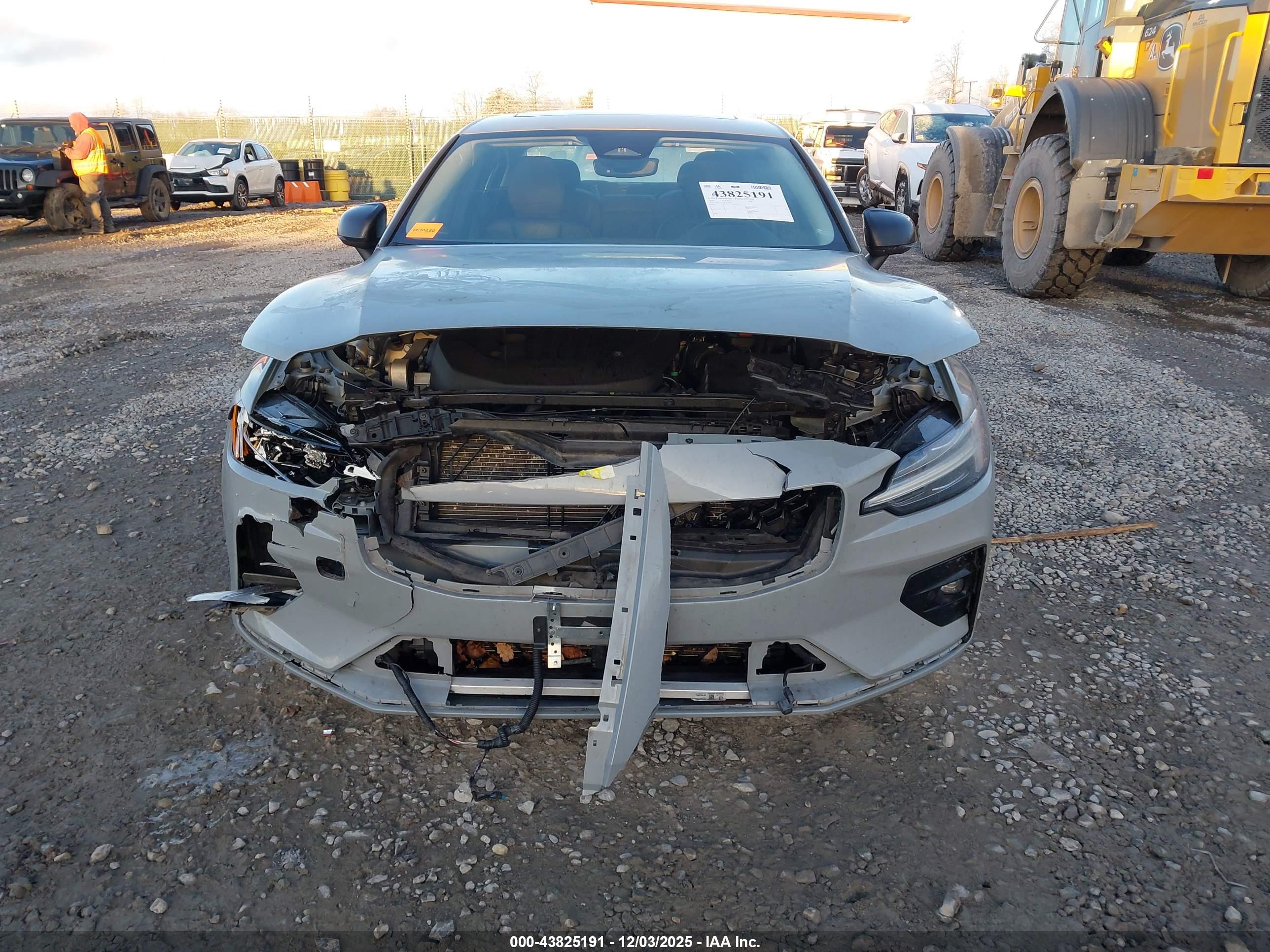 VOLVO S60 image 6