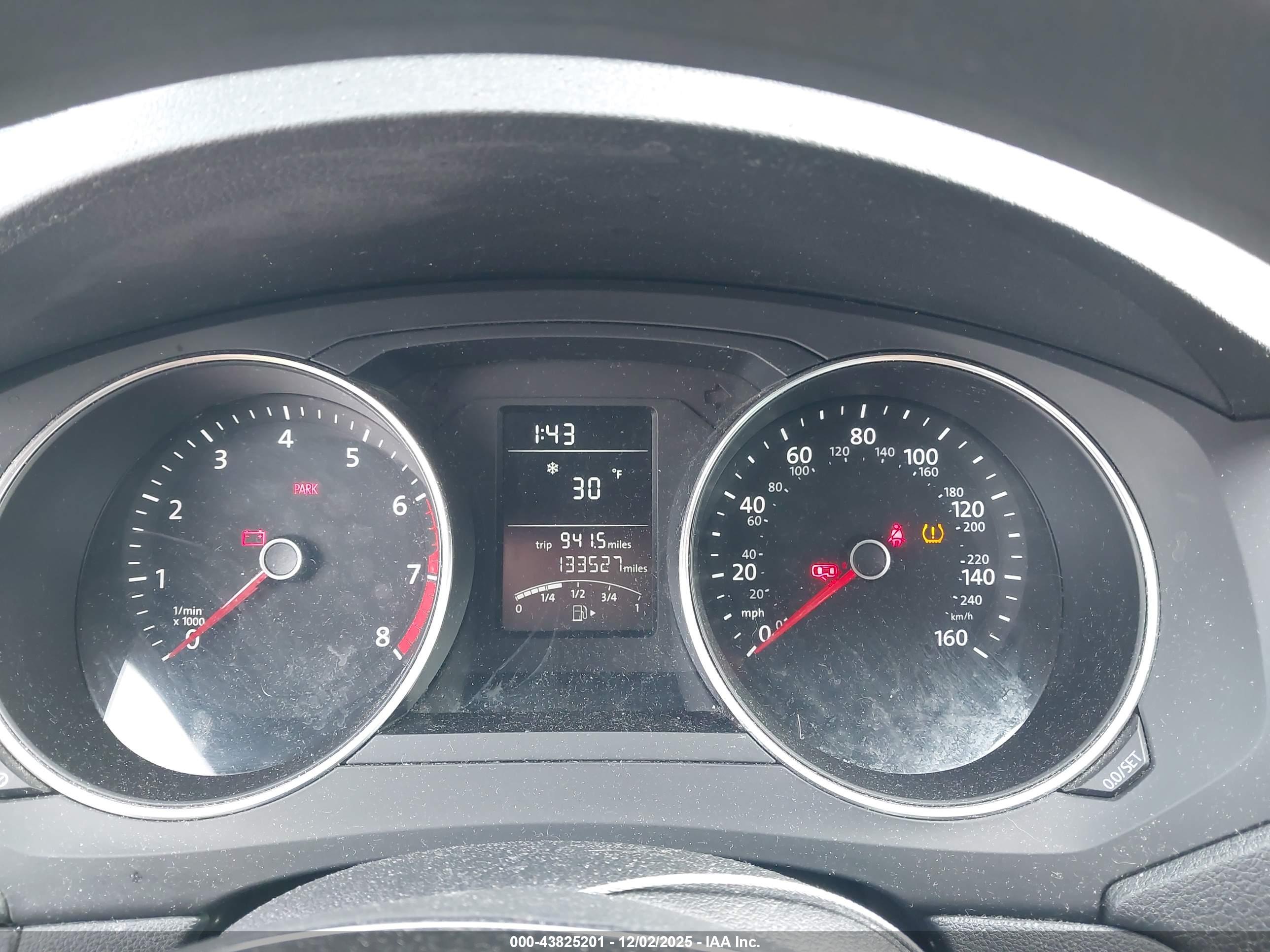 VOLKSWAGEN JETTA image 7