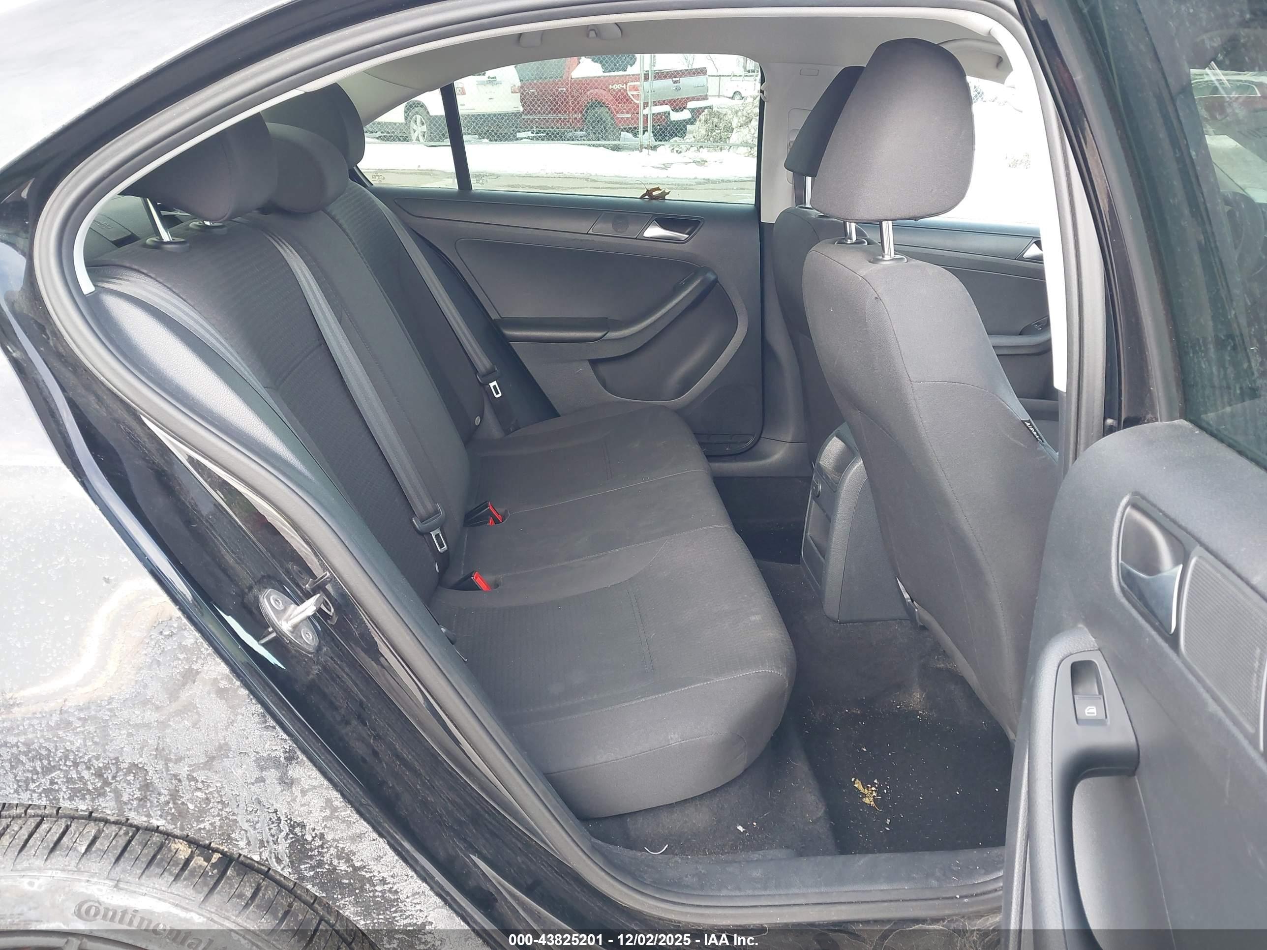 VOLKSWAGEN JETTA image 8