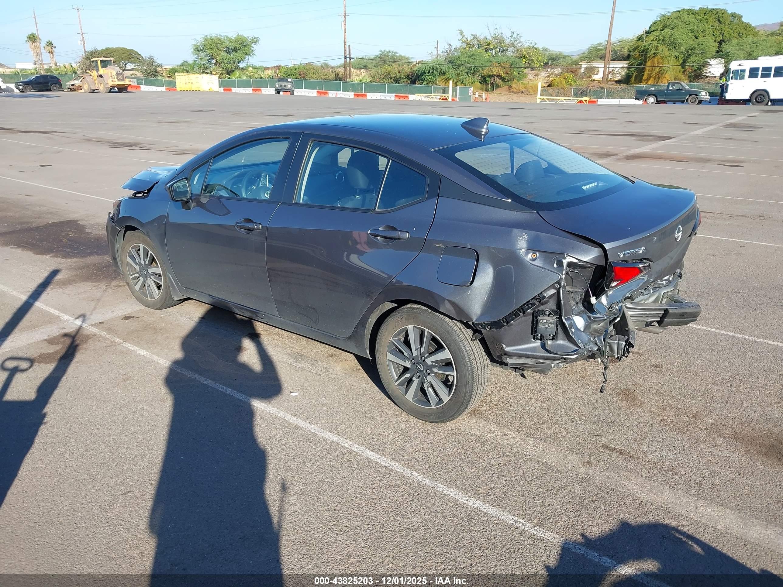 NISSAN VERSA image 3