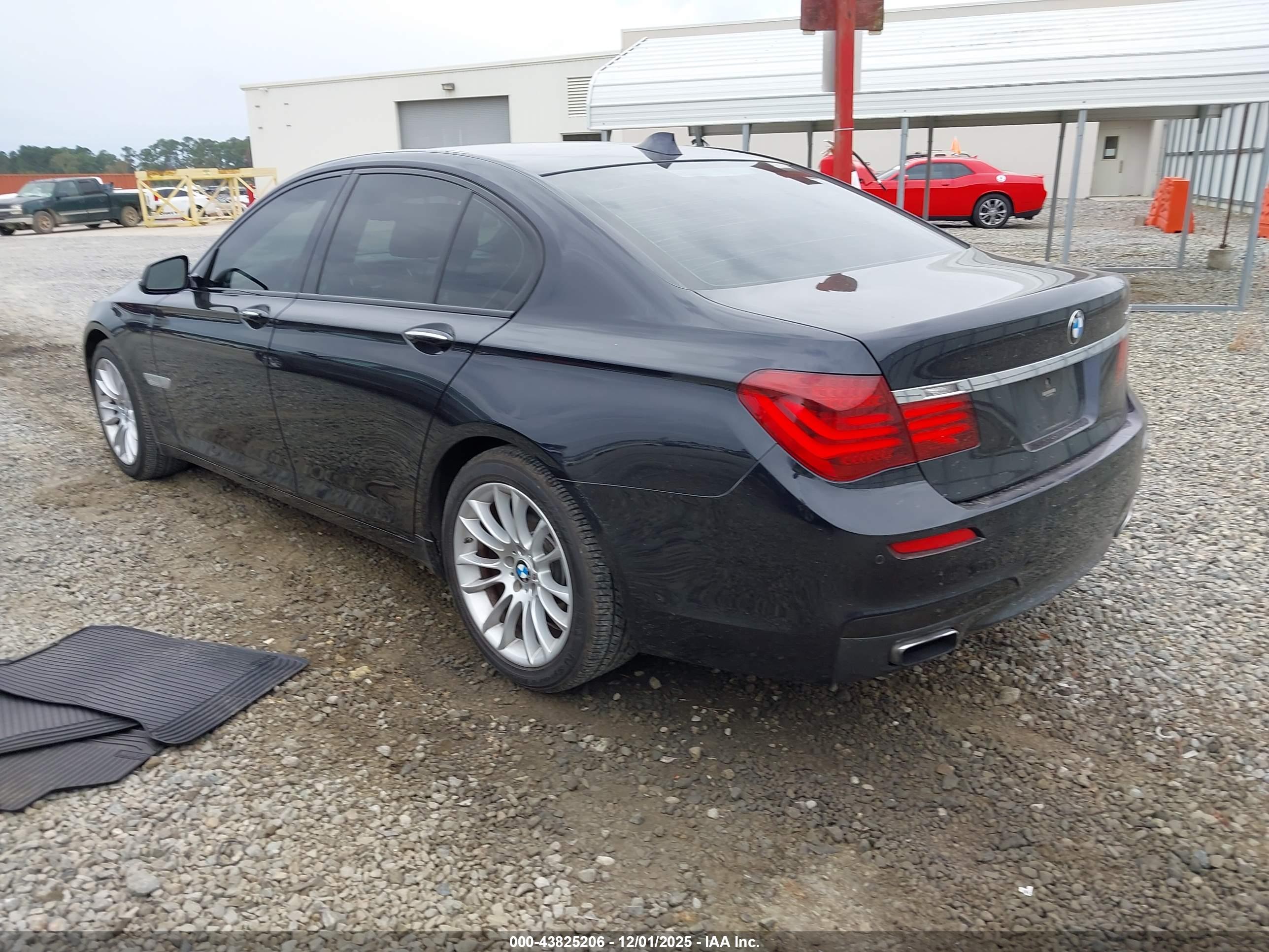 BMW 750I image 3