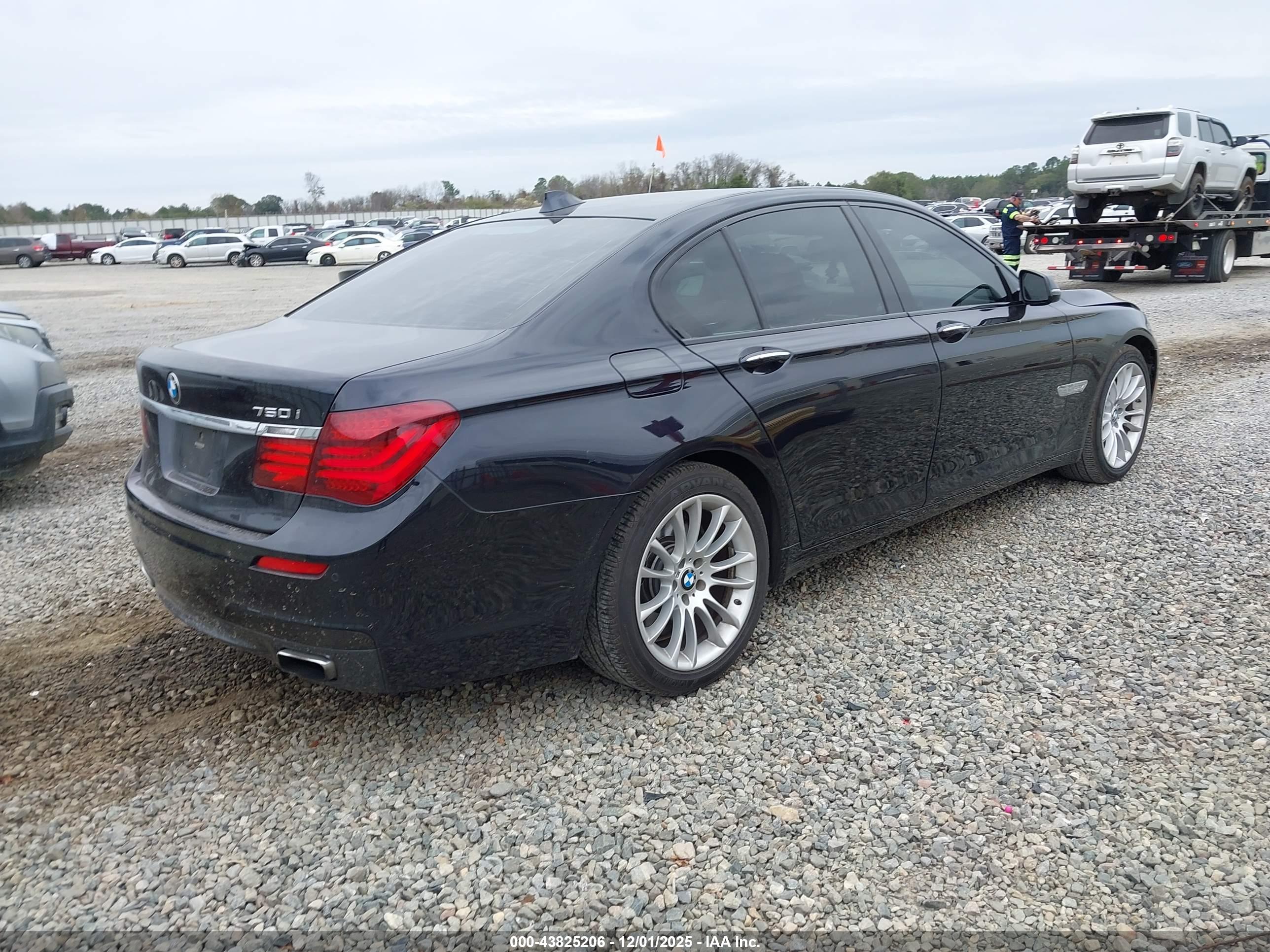 BMW 750I image 4