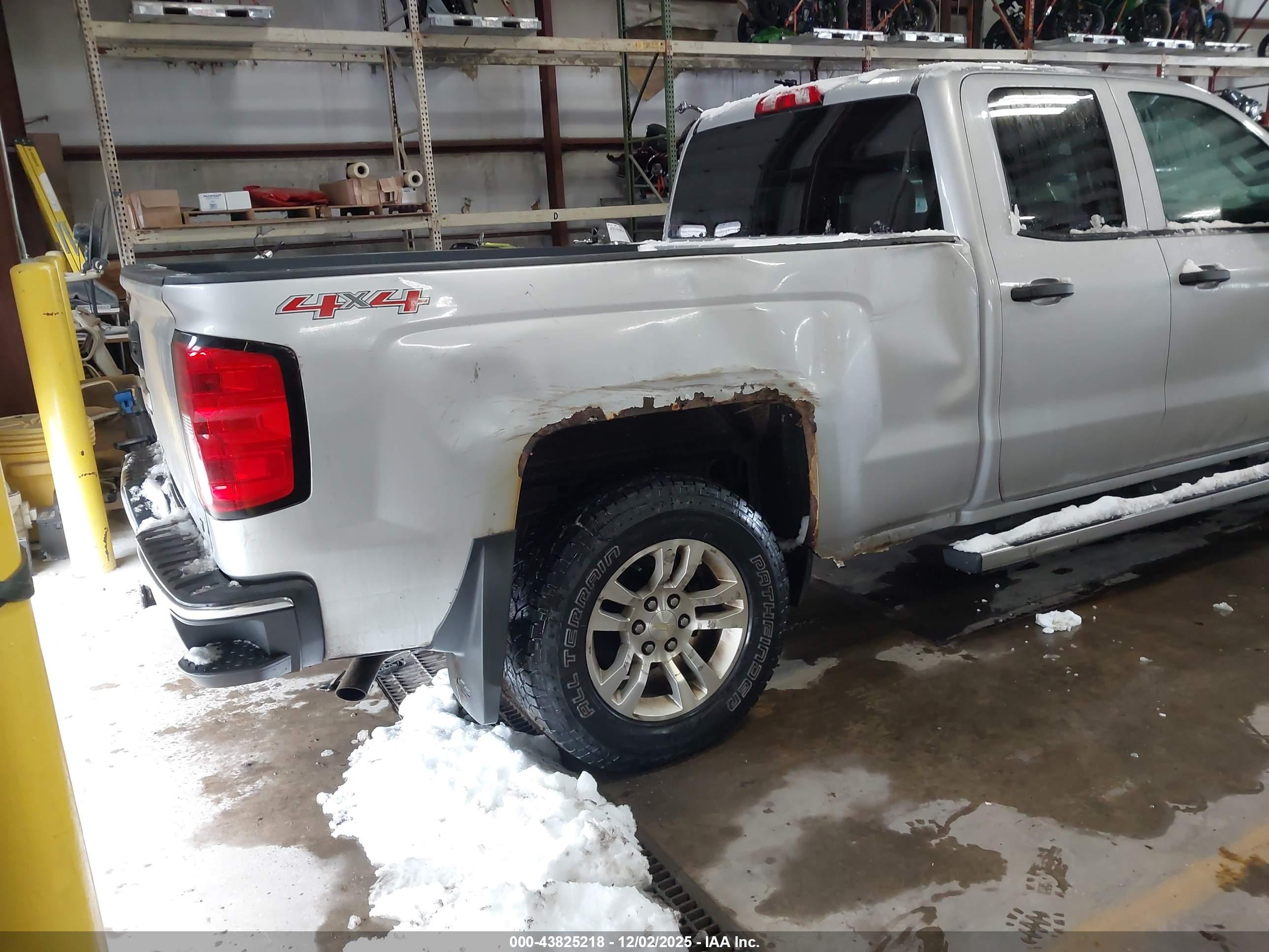 CHEVROLET SILVERADO image 4