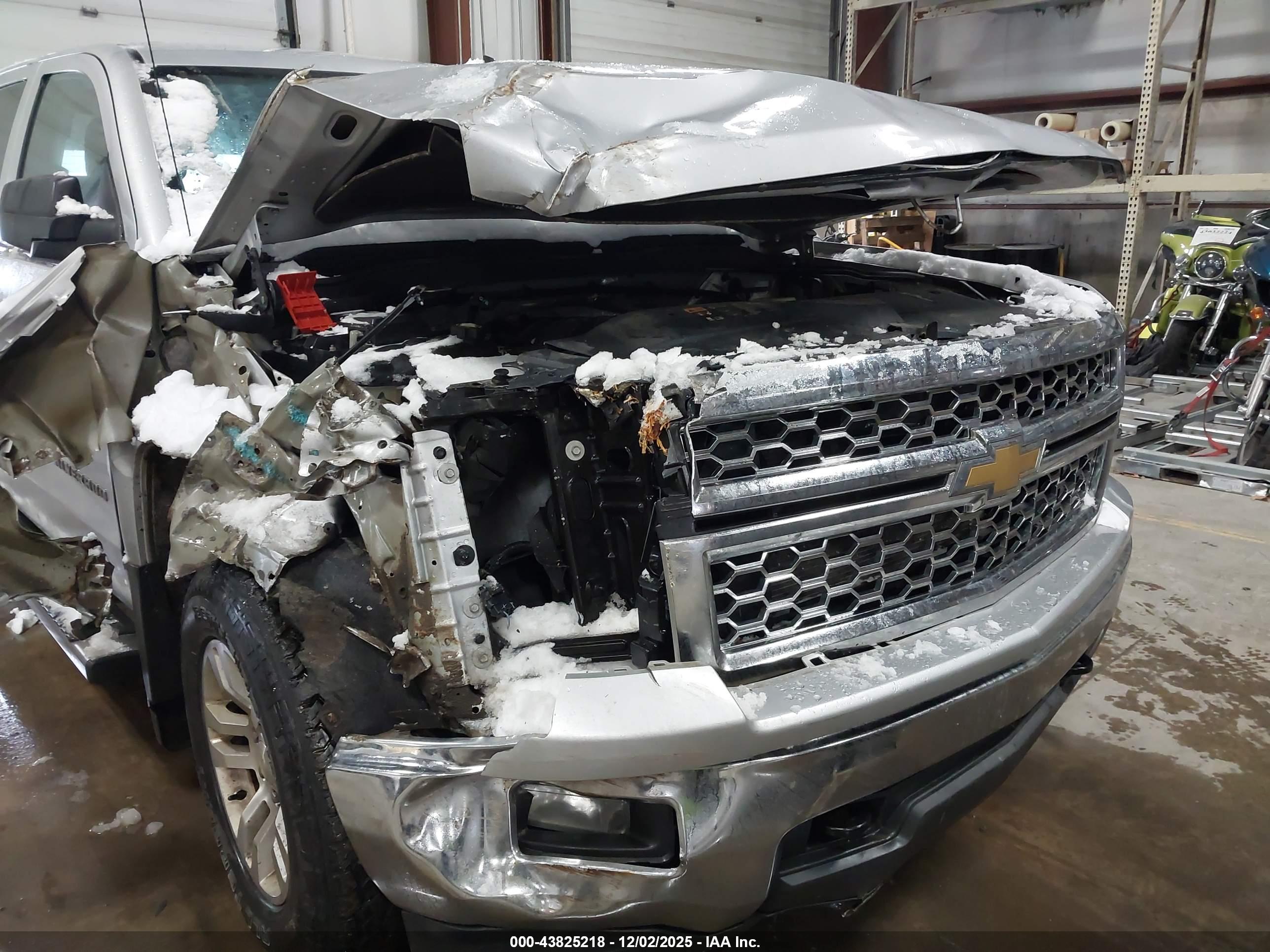 CHEVROLET SILVERADO image 6