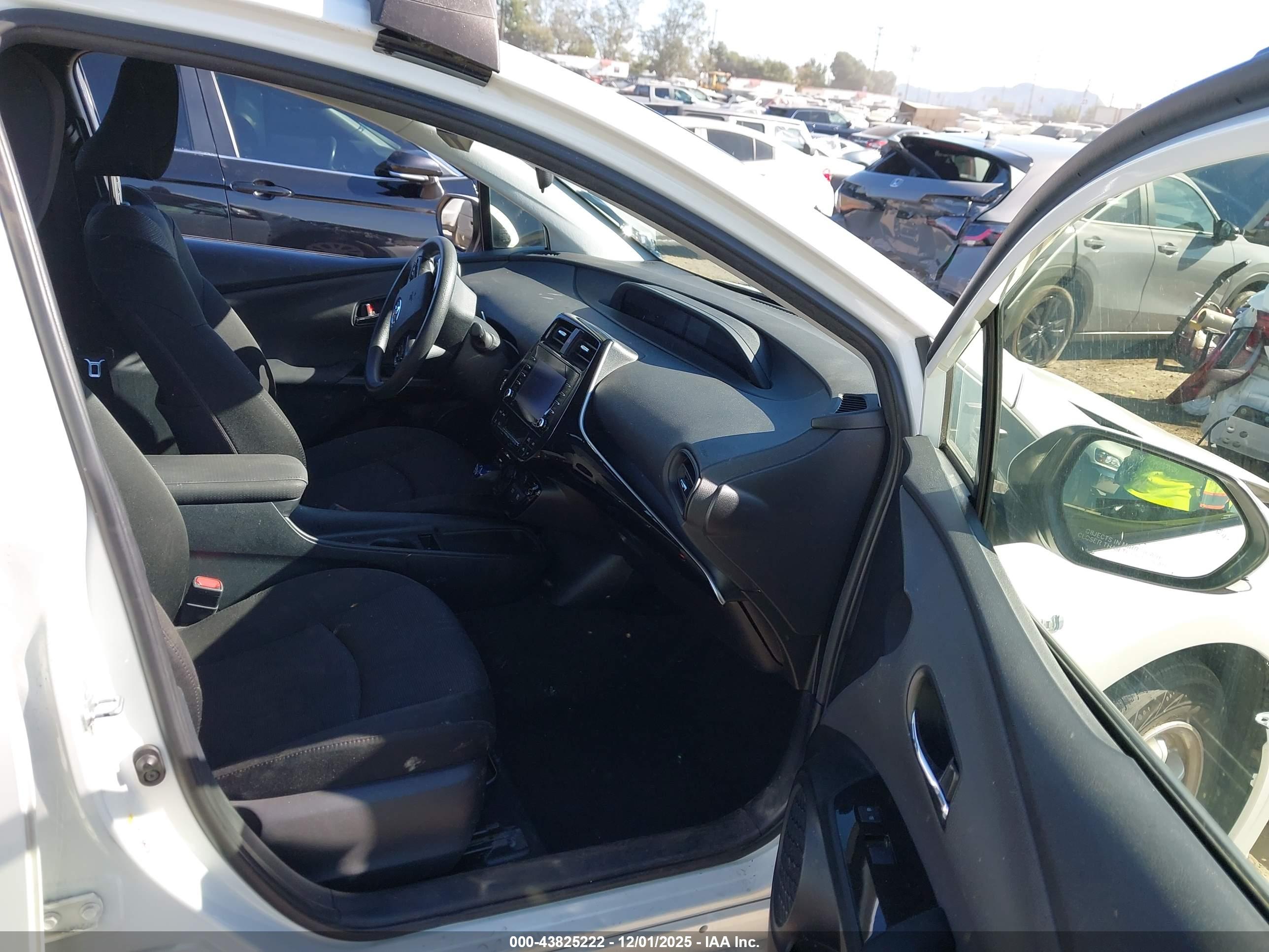 TOYOTA PRIUS image 5