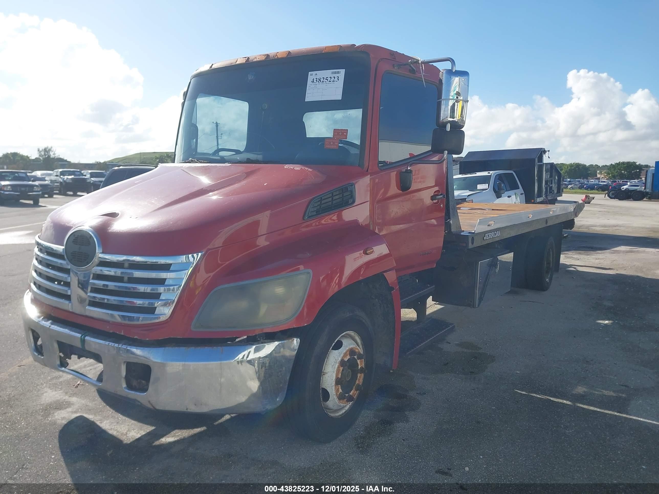 HINO 258 image 2