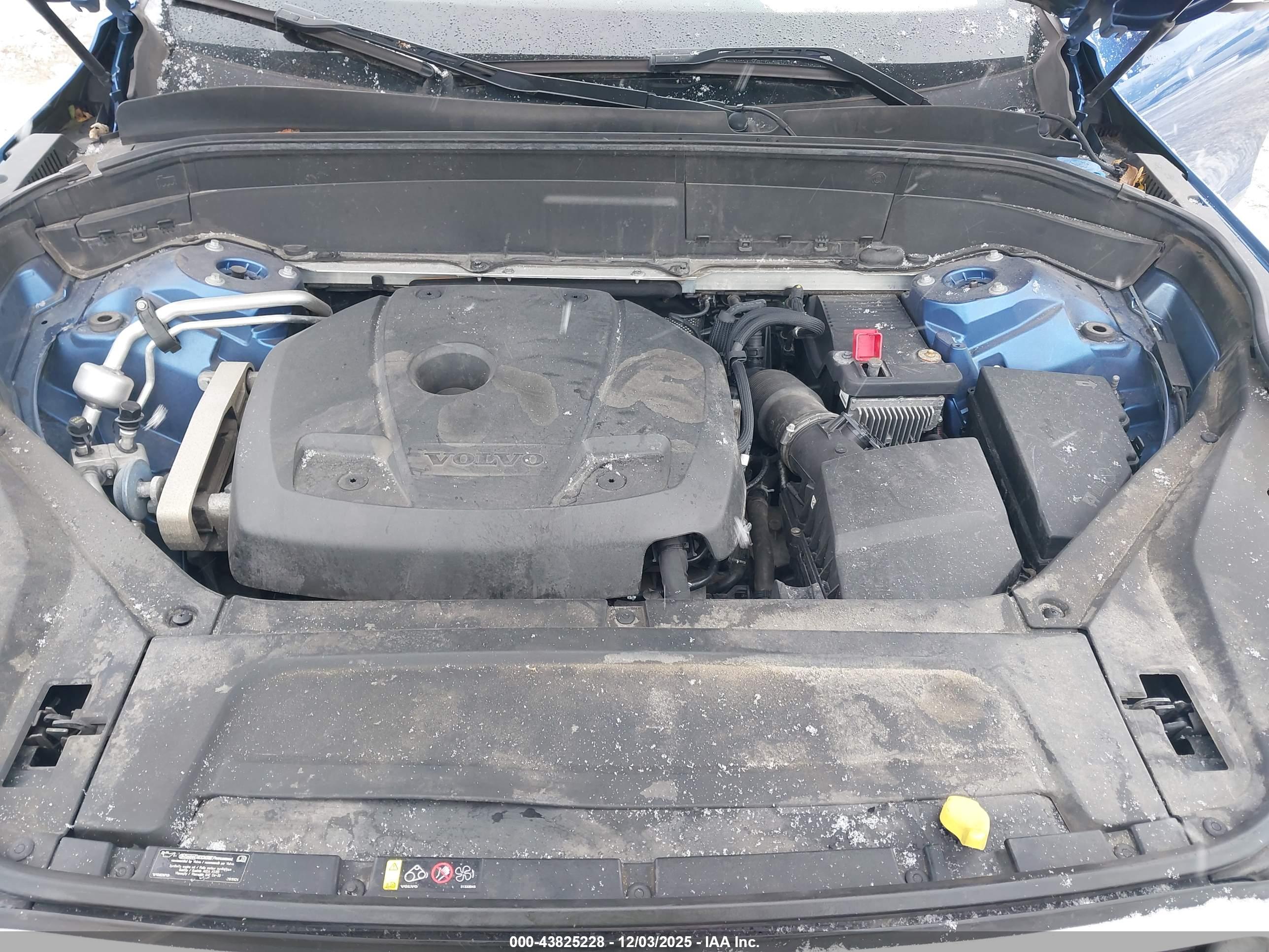 VOLVO XC90 image 10