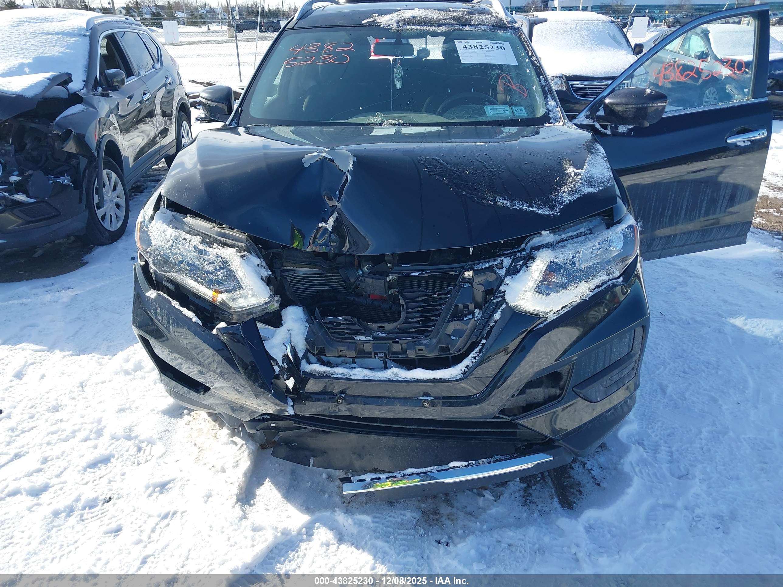 NISSAN ROGUE image 6