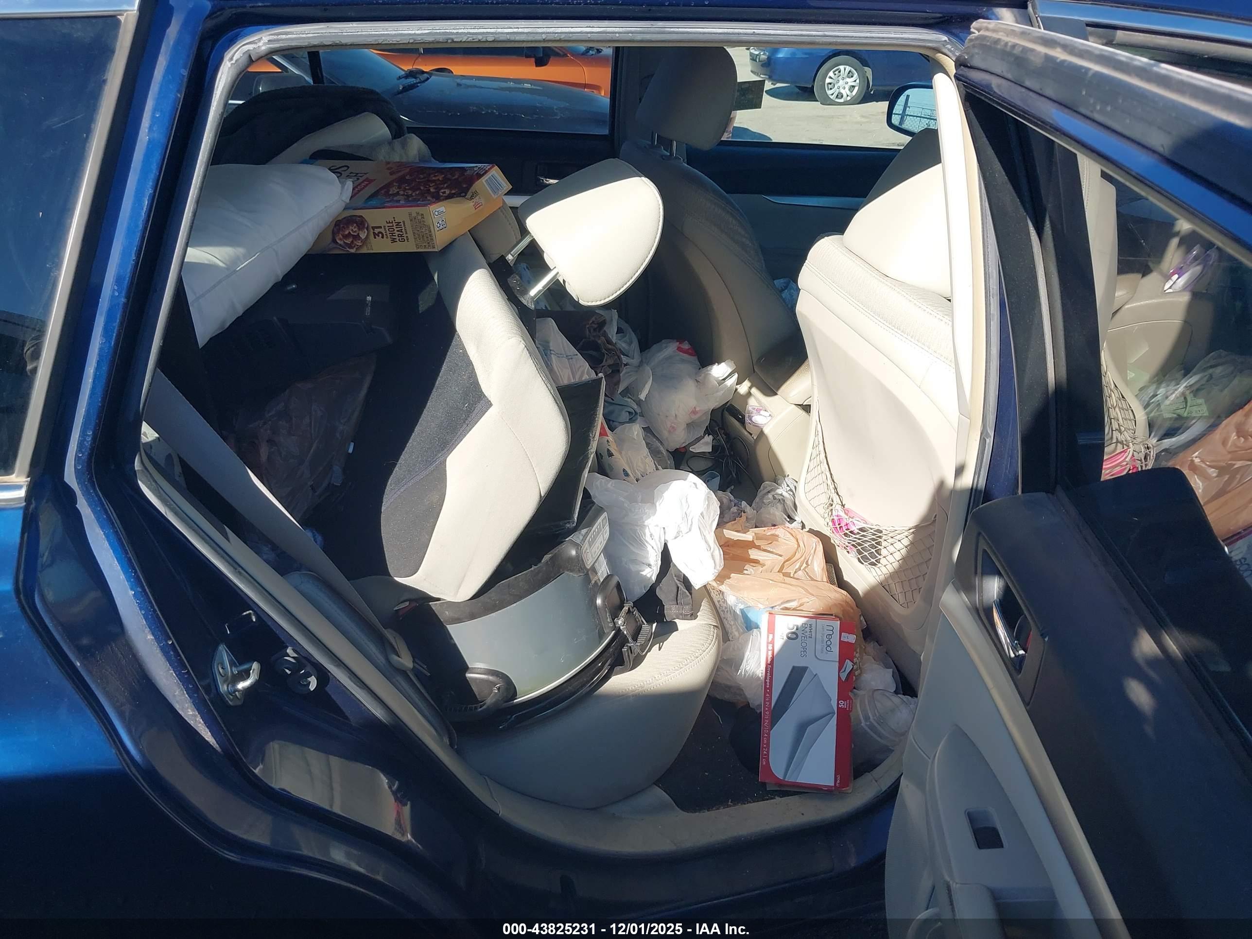 SUBARU OUTBACK image 8