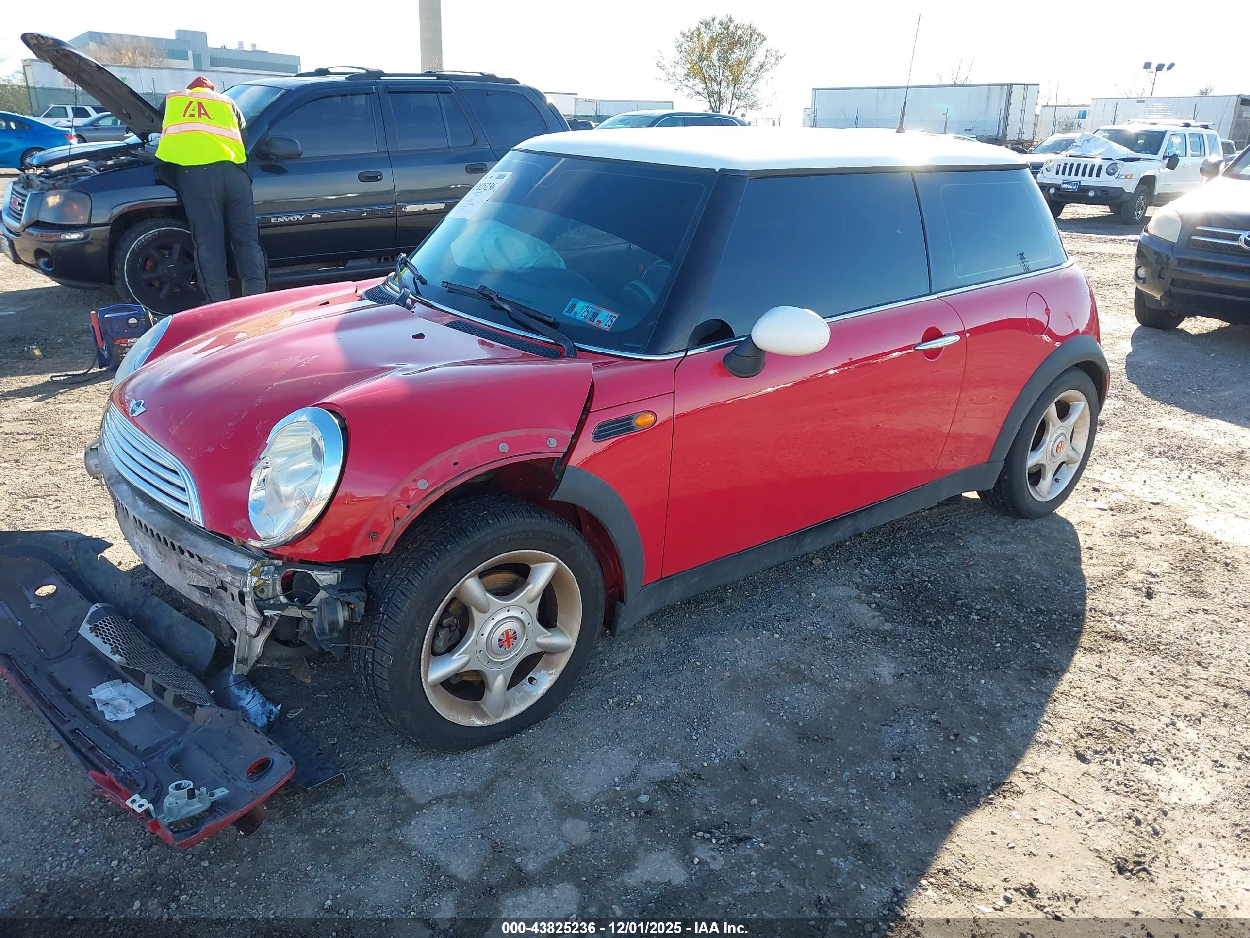 MINI COOPER image 2