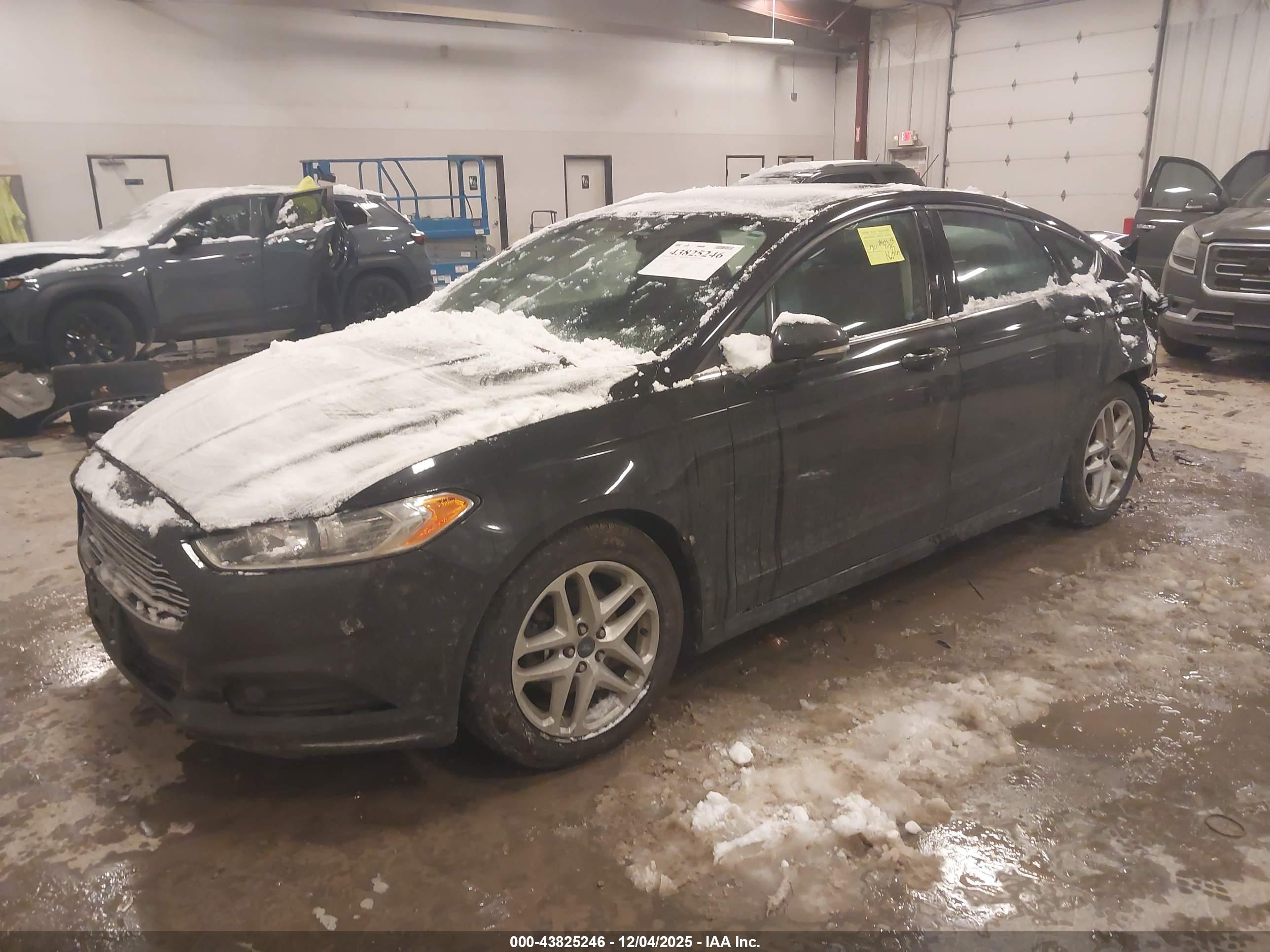 FORD FUSION image 2