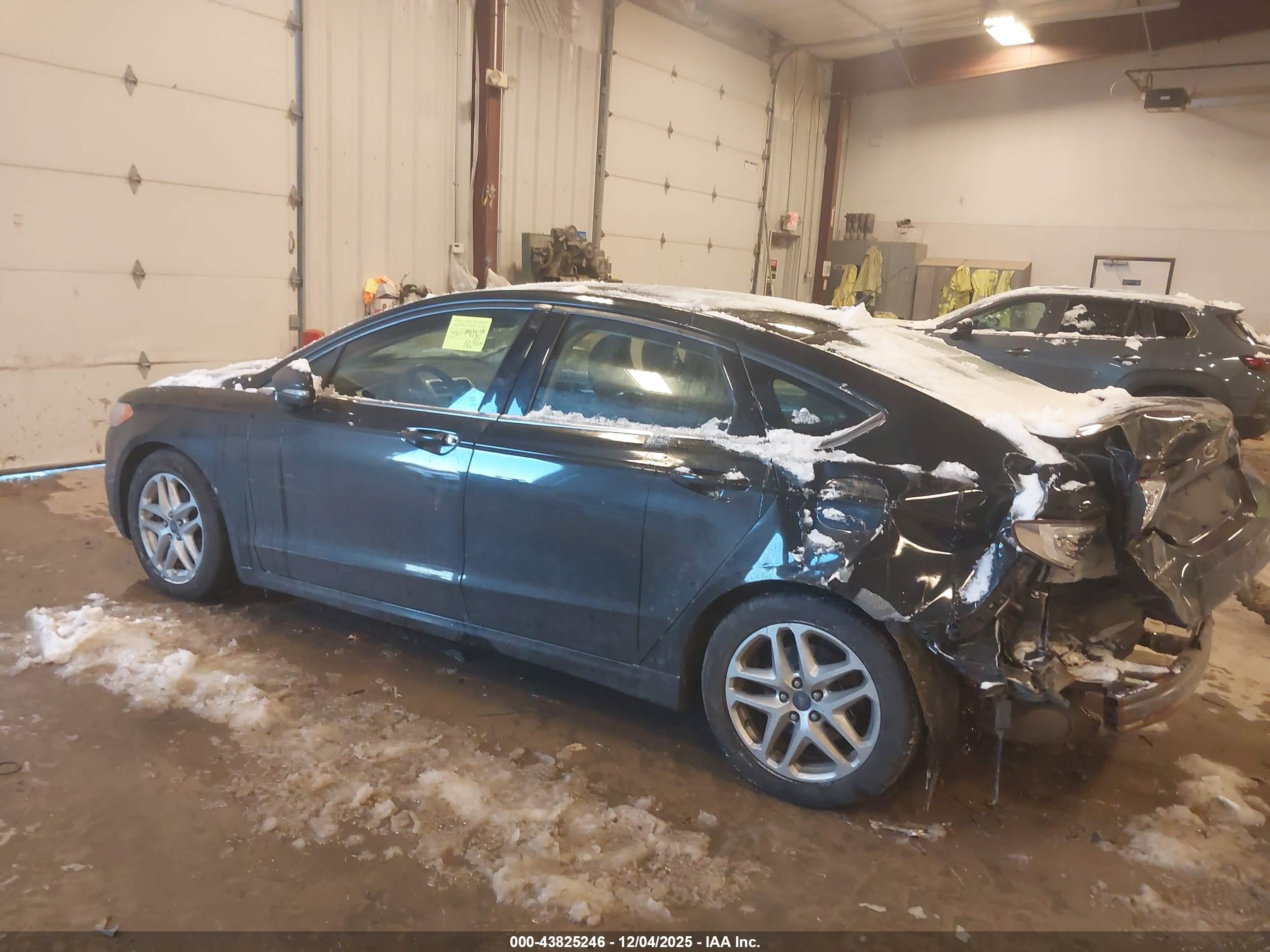 FORD FUSION image 3