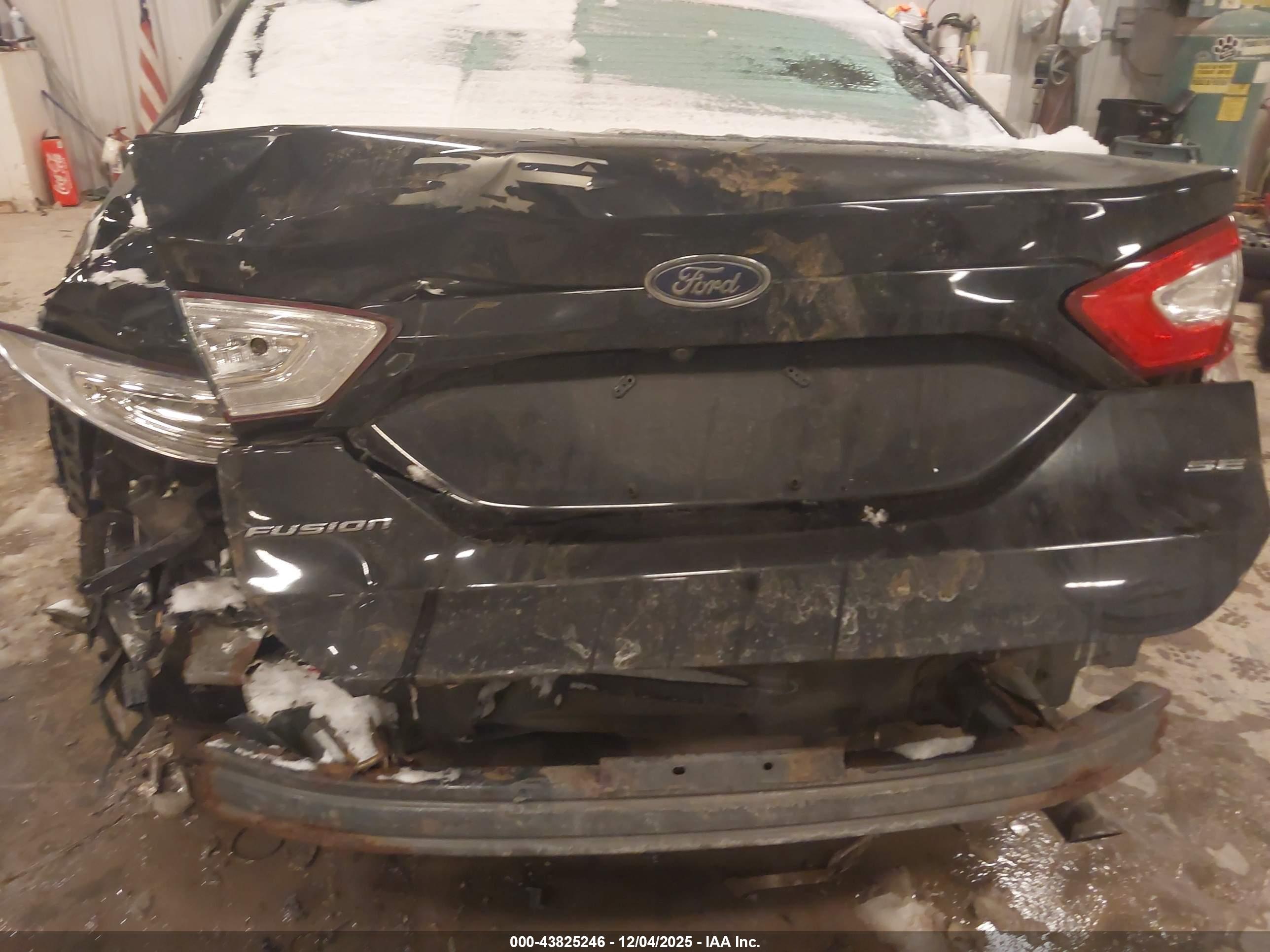 FORD FUSION image 6