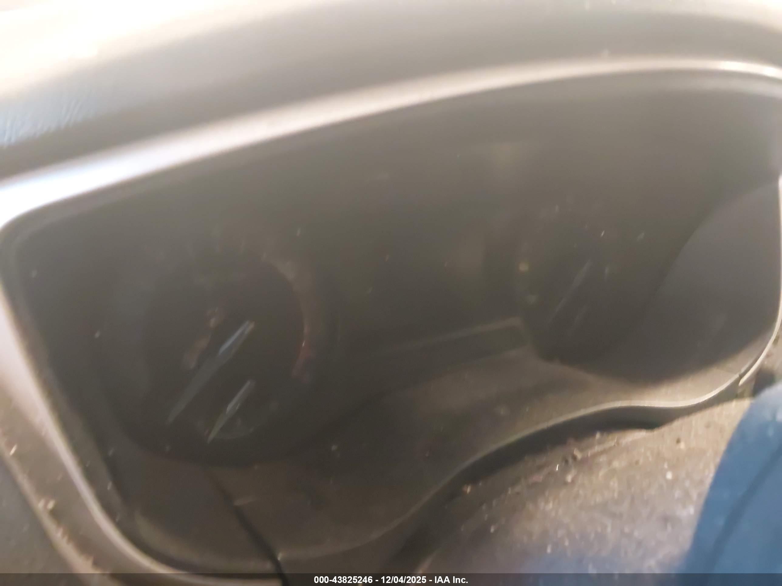 FORD FUSION image 7