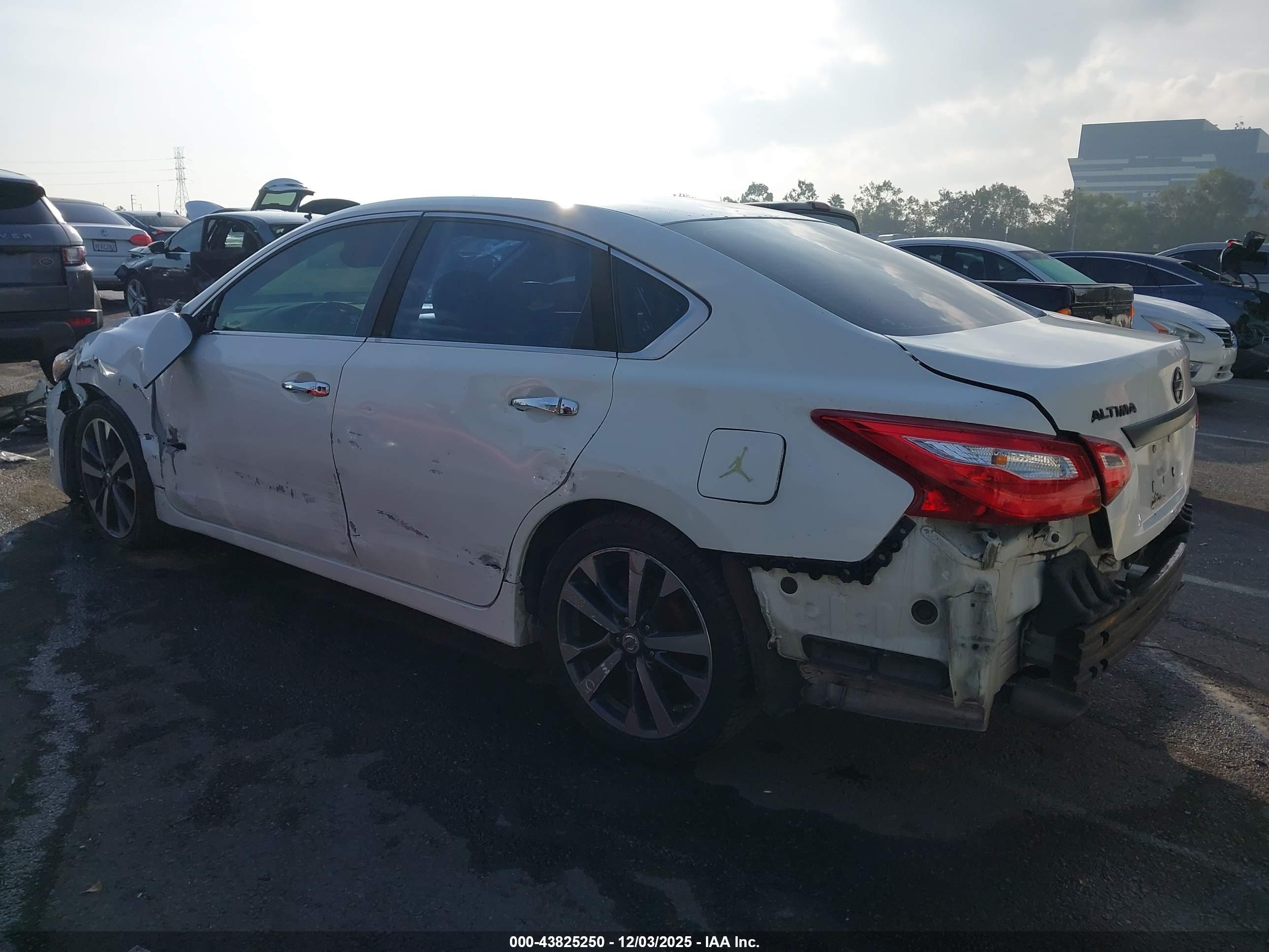 NISSAN ALTIMA image 3