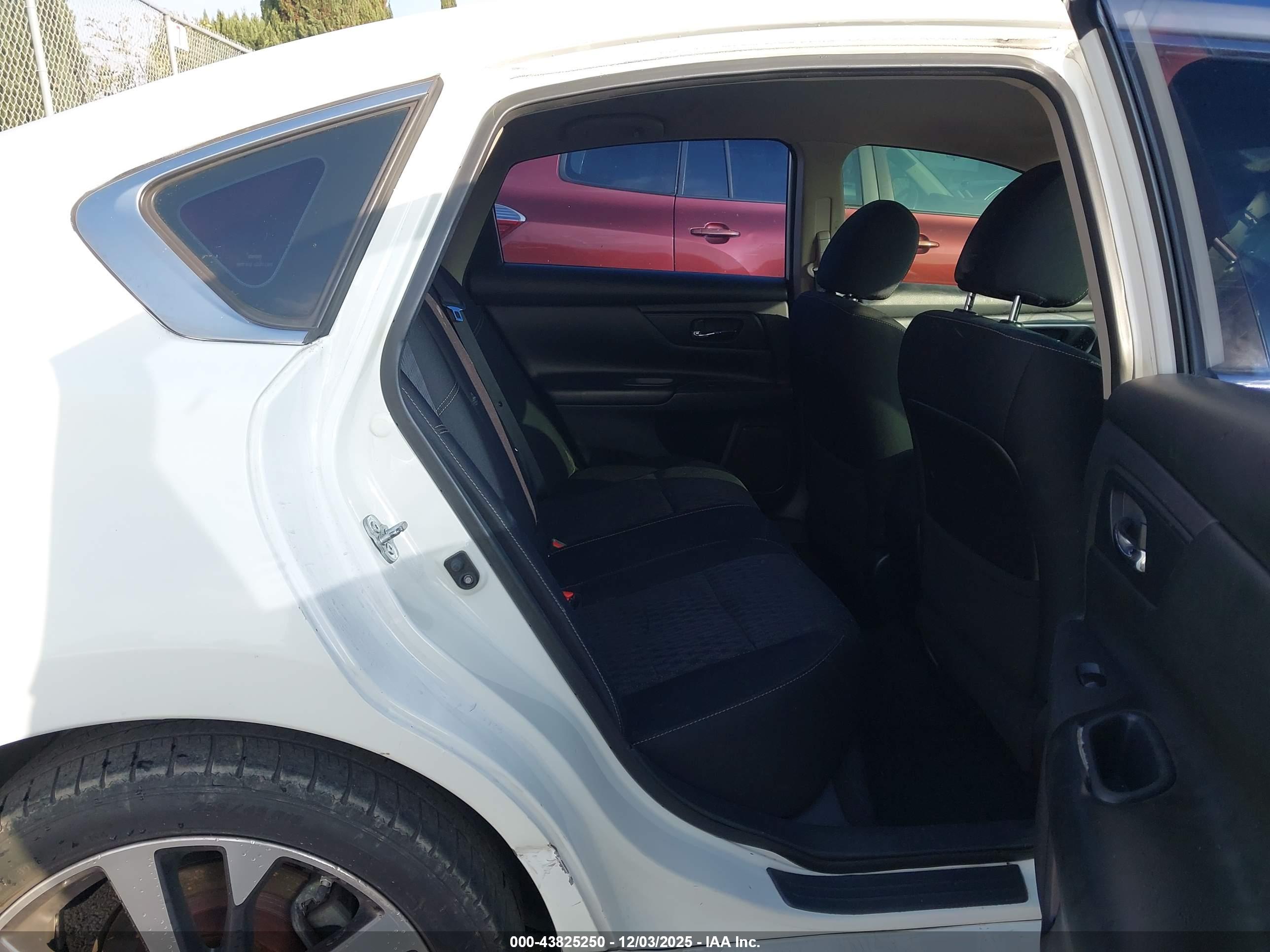 NISSAN ALTIMA image 8