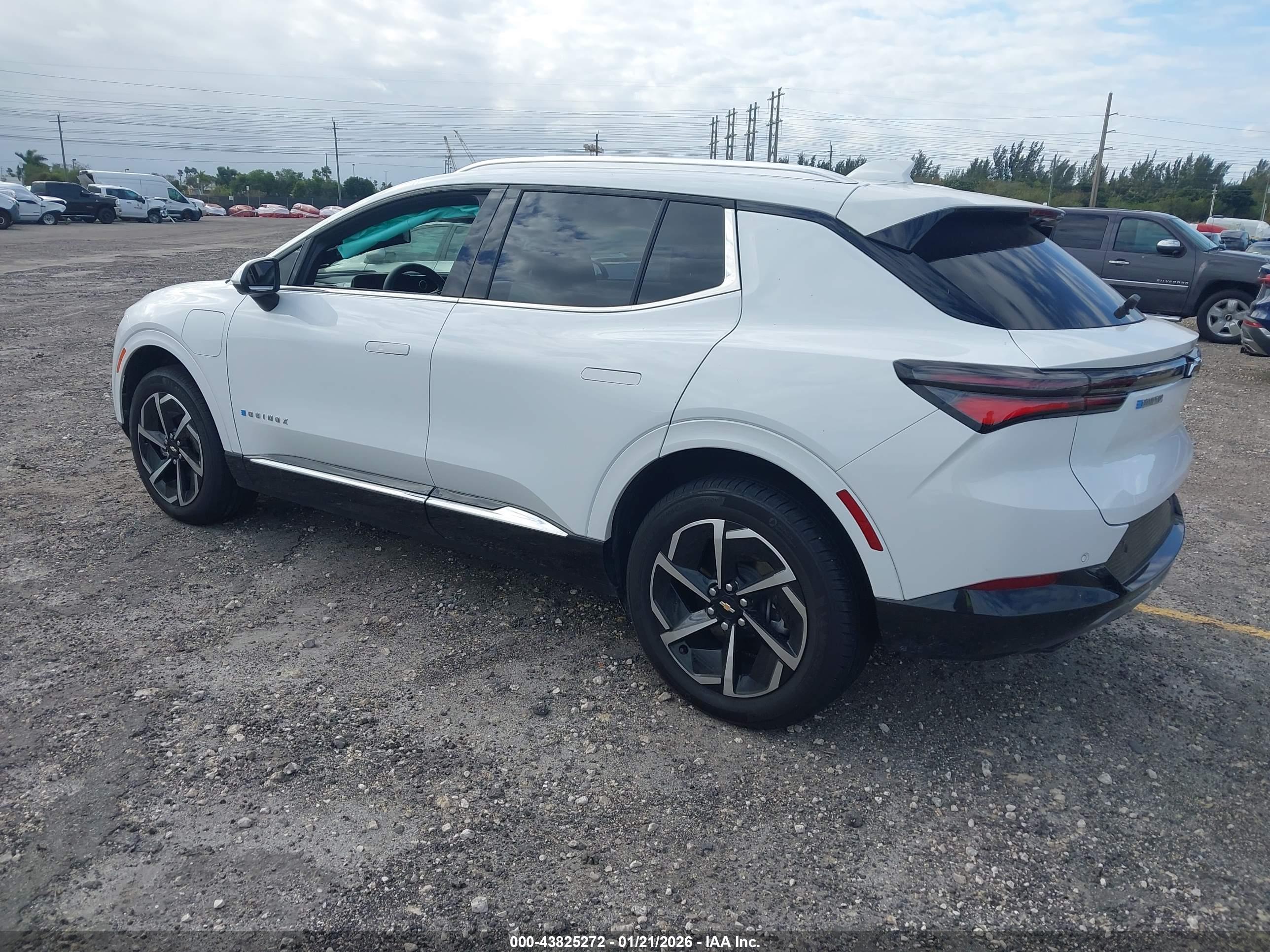 CHEVROLET EQUINOX image 3