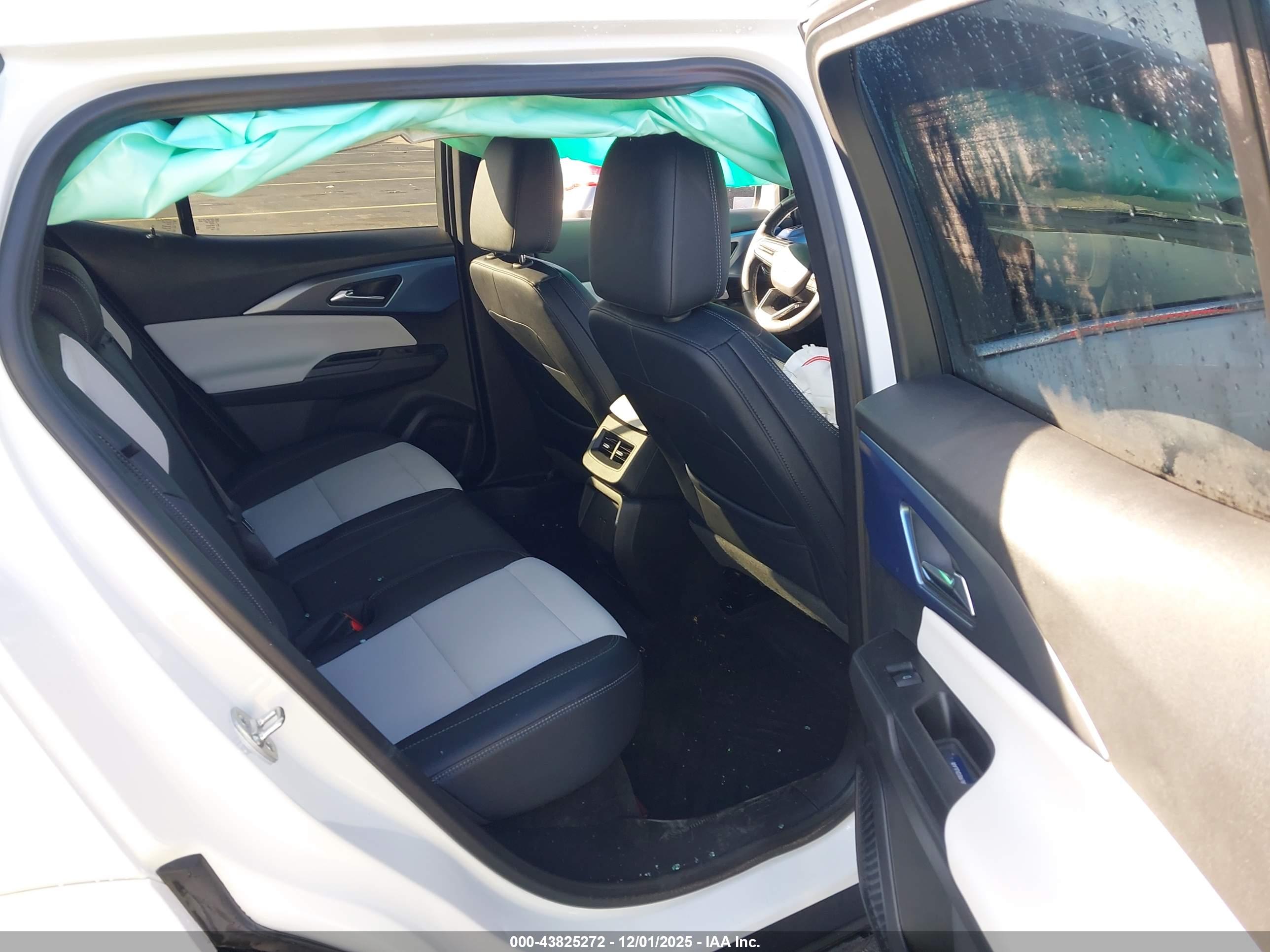 CHEVROLET EQUINOX image 8