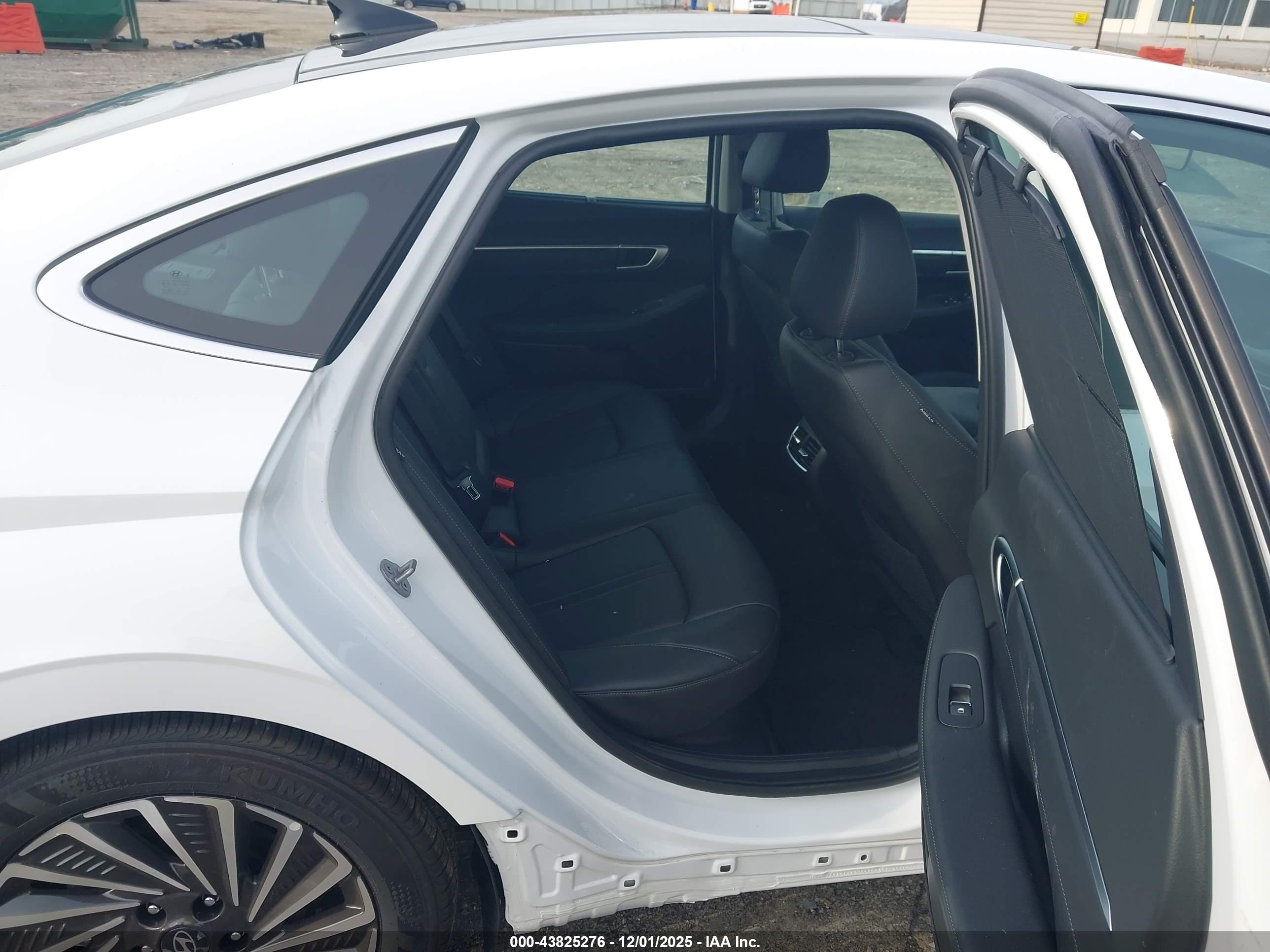 HYUNDAI SONATA image 8