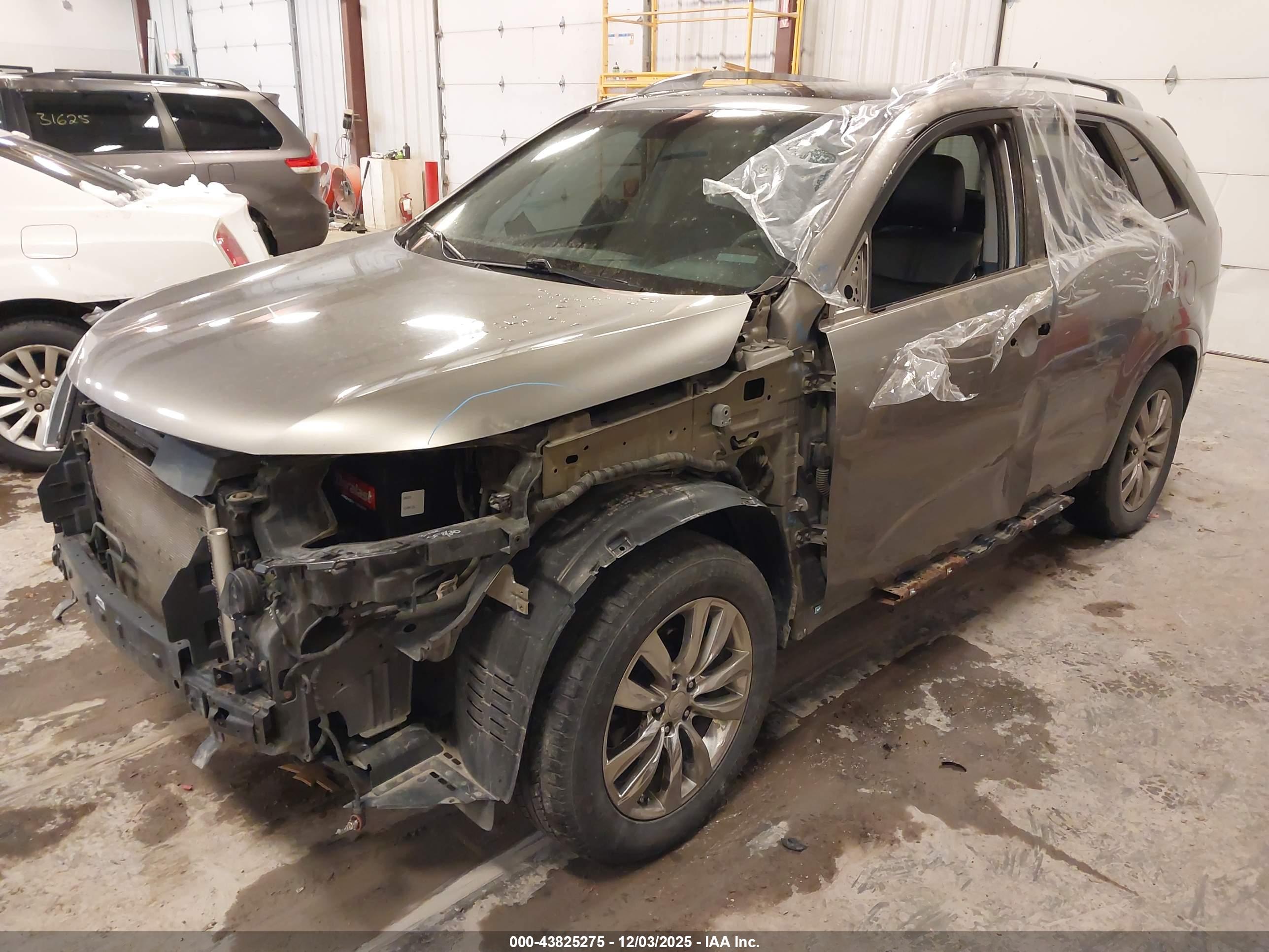 KIA SORENTO image 2