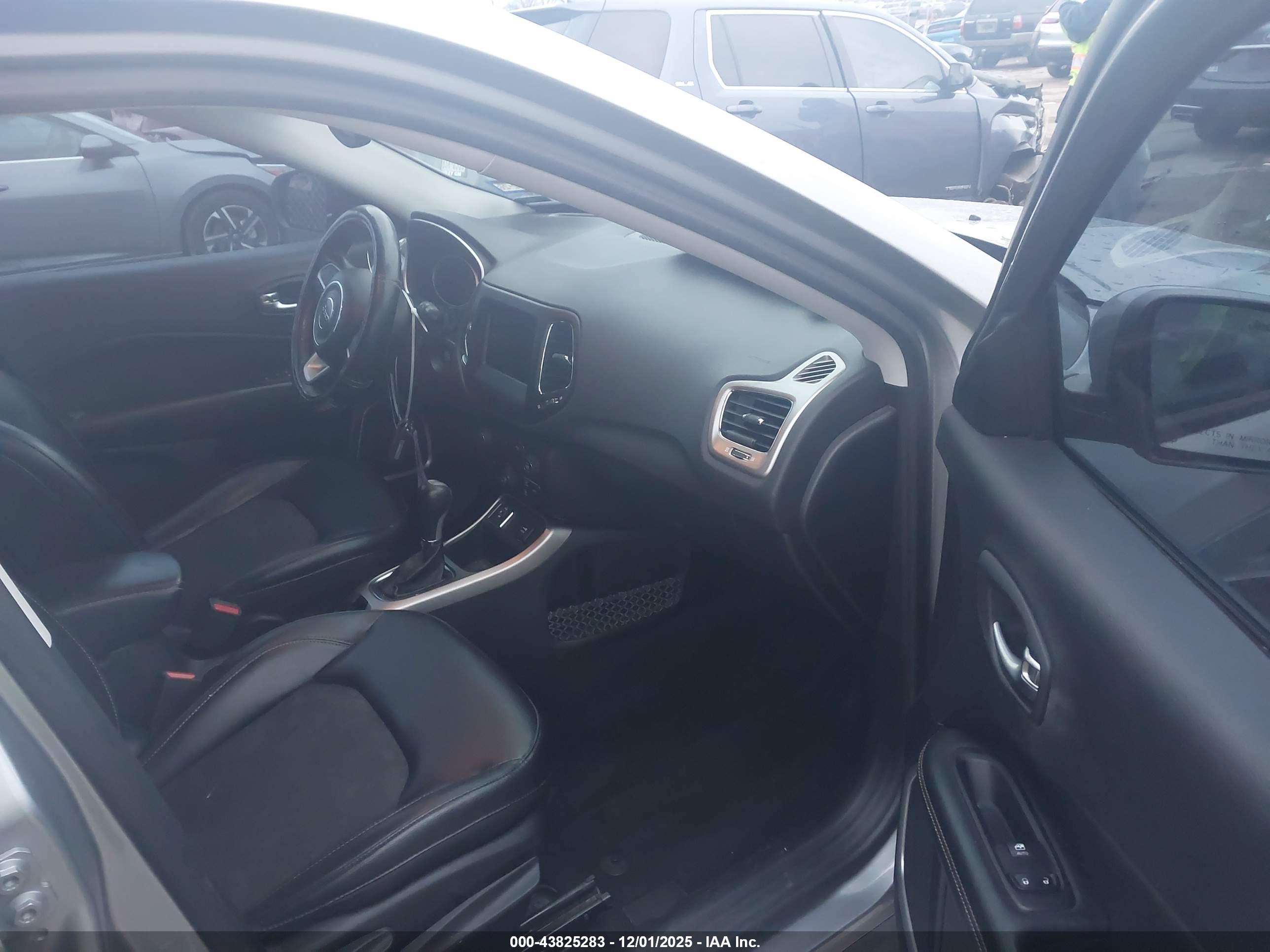 JEEP COMPASS image 5