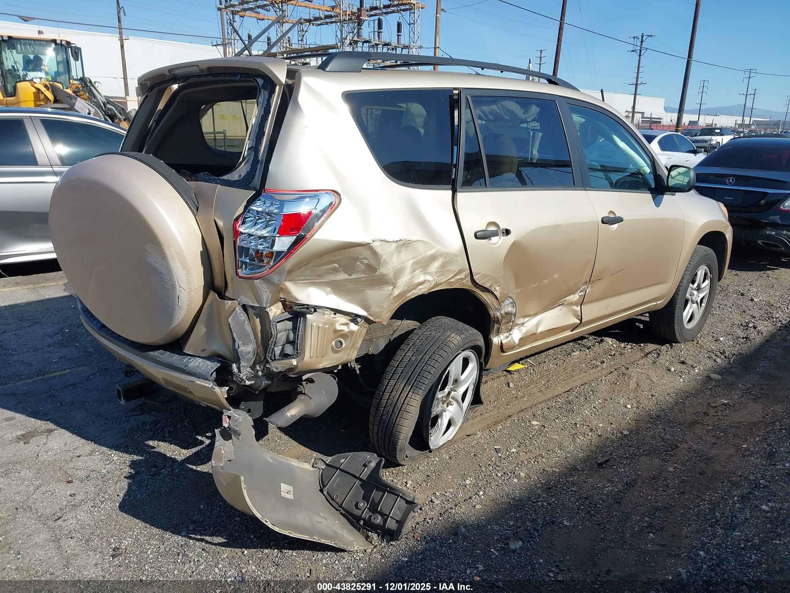TOYOTA RAV4 image 4