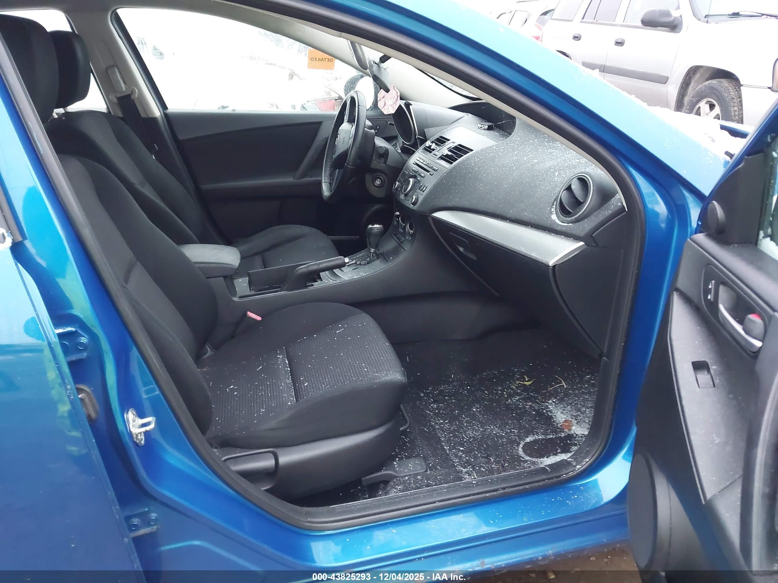 MAZDA MAZDA3 image 5
