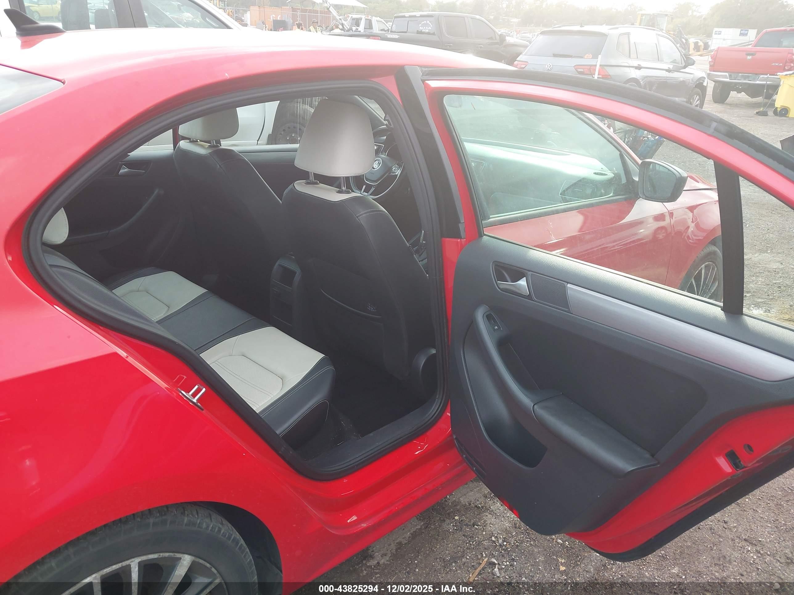 VOLKSWAGEN JETTA image 8