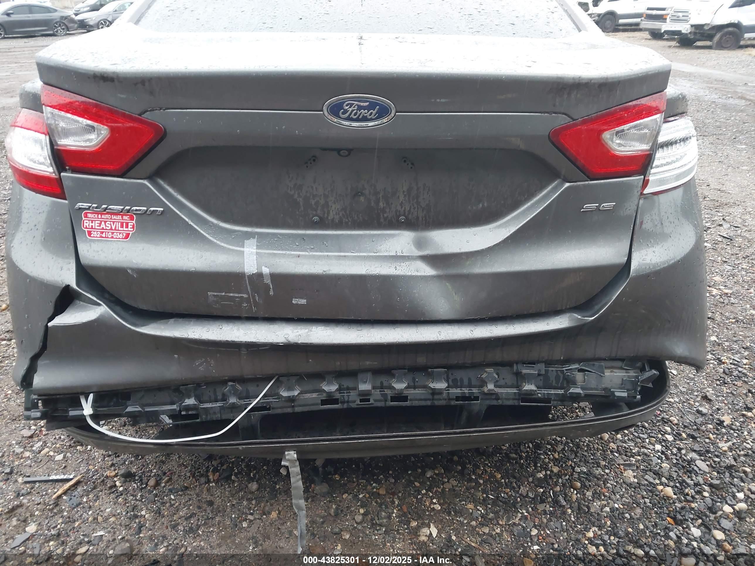 FORD FUSION image 6