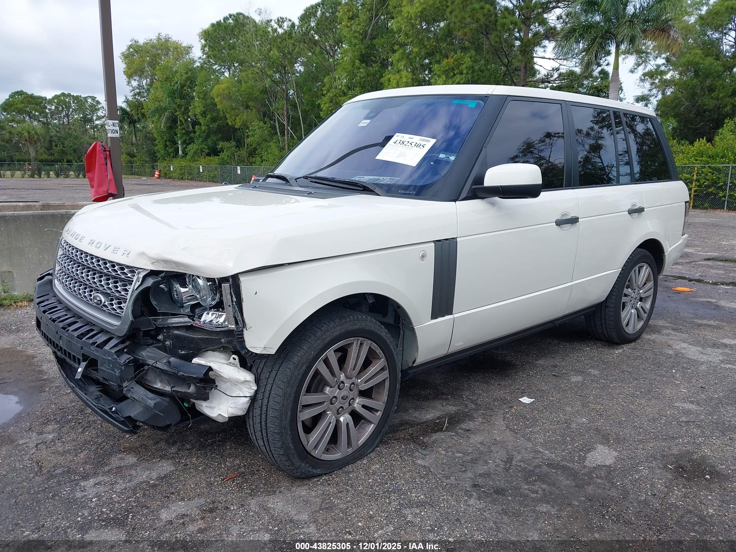 LAND ROVER image 2