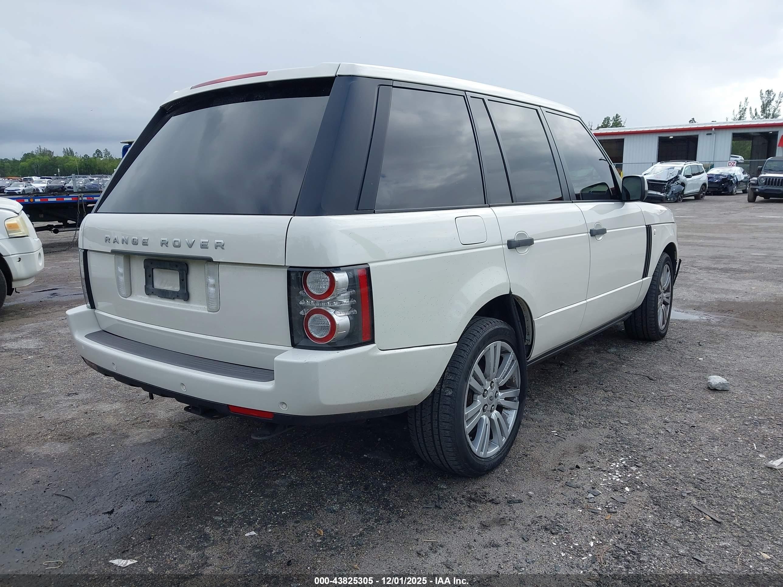 LAND ROVER image 4