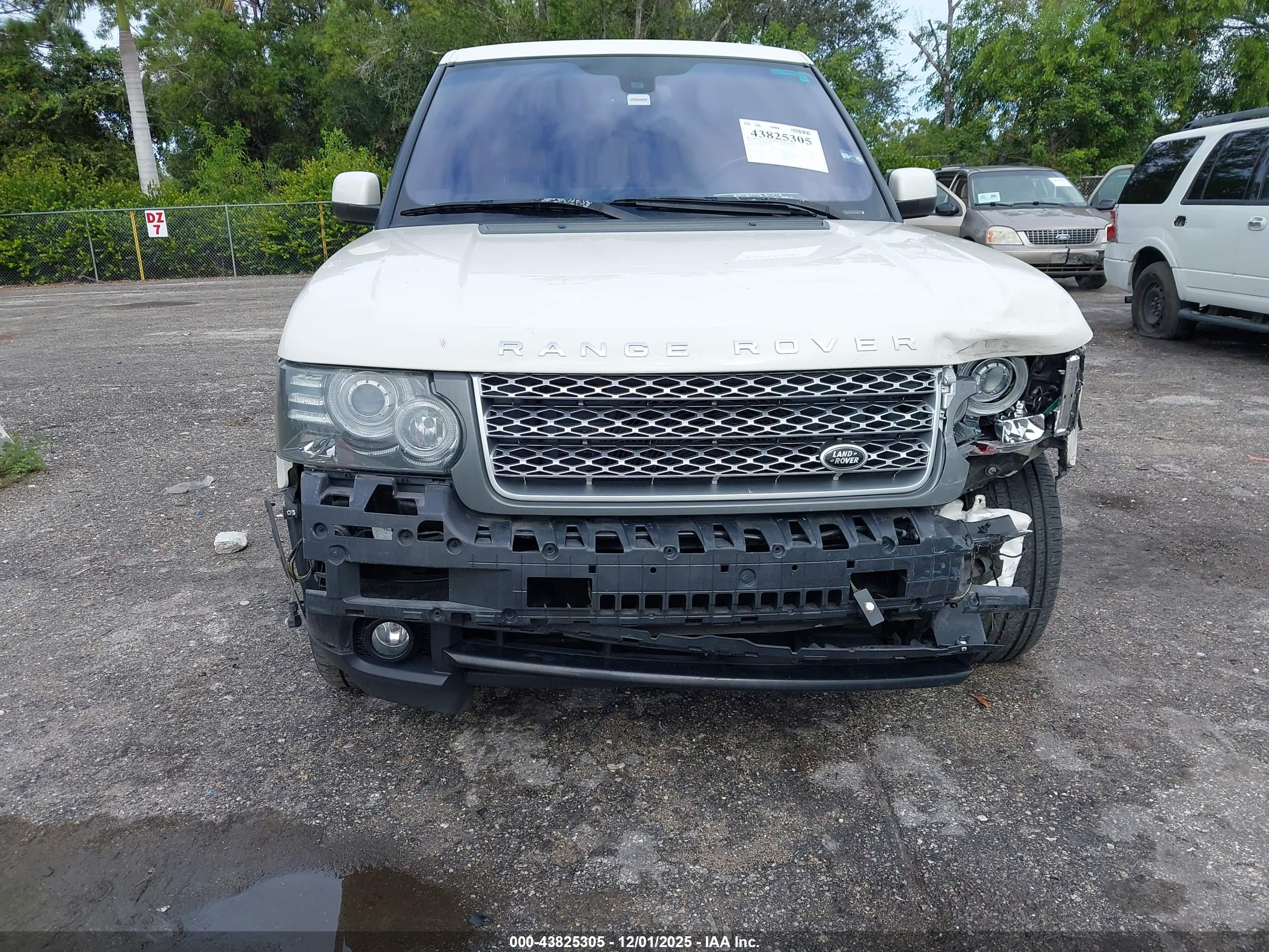 LAND ROVER image 6
