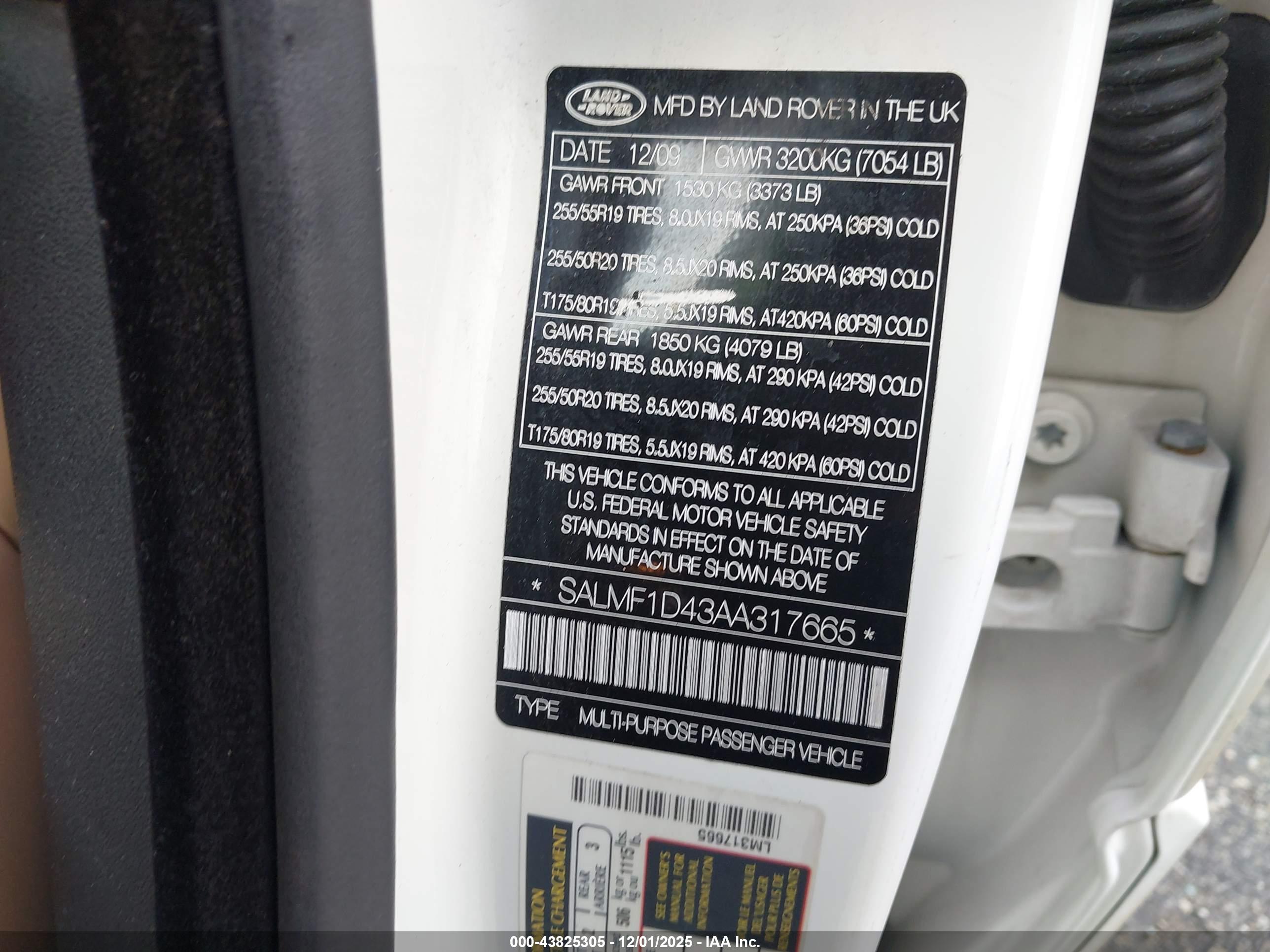 LAND ROVER image 9