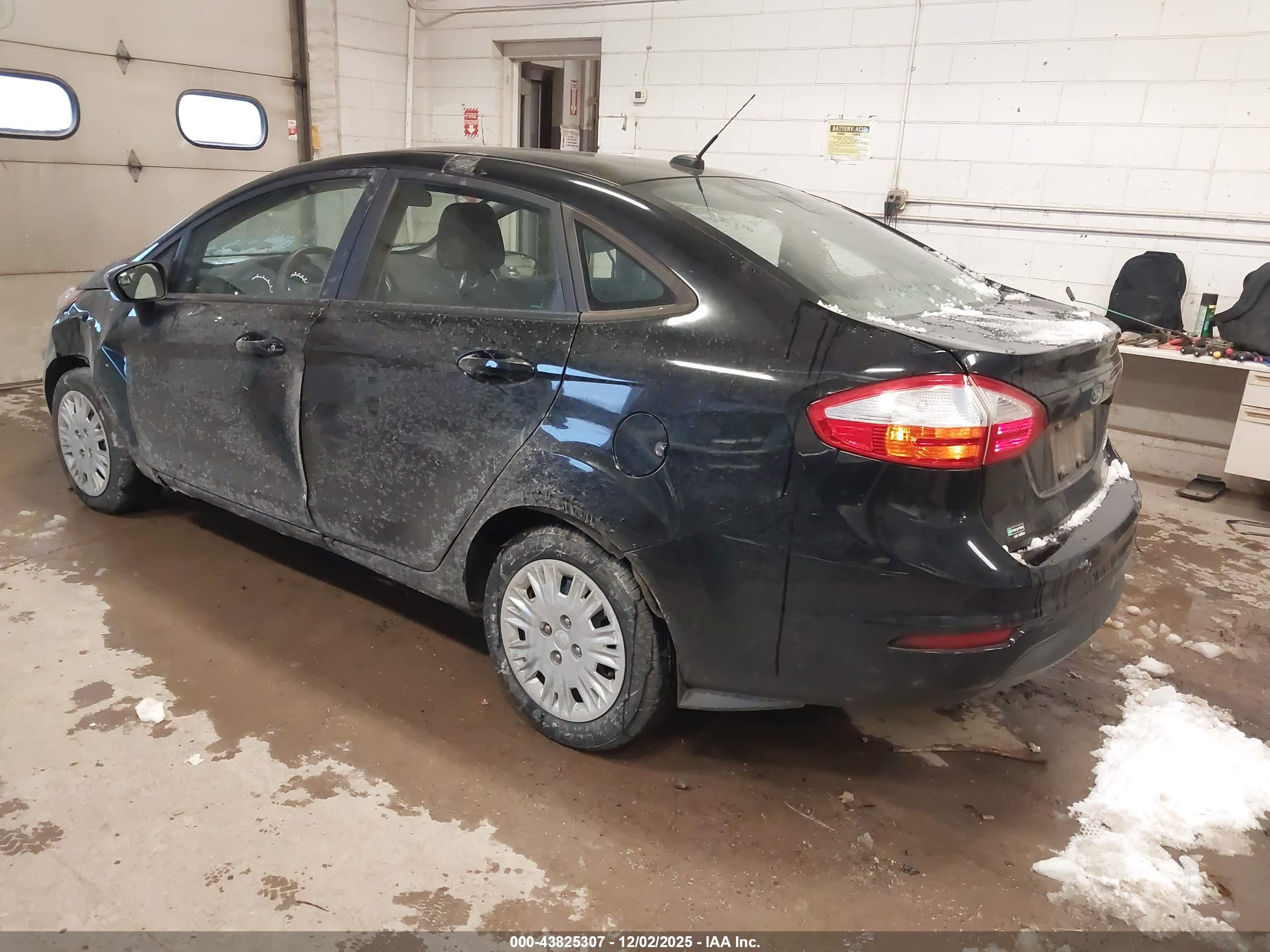 FORD FIESTA image 3