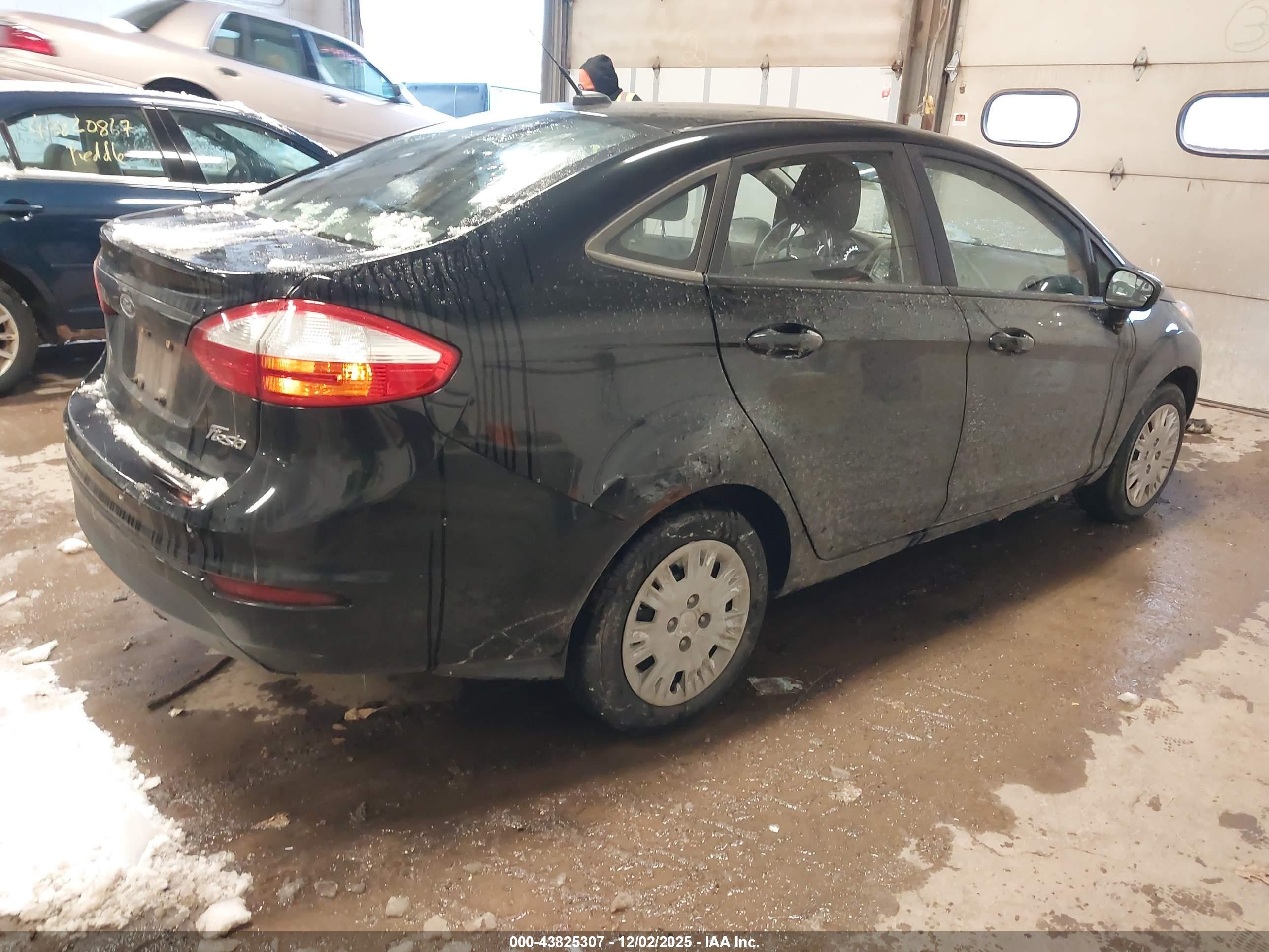 FORD FIESTA image 4