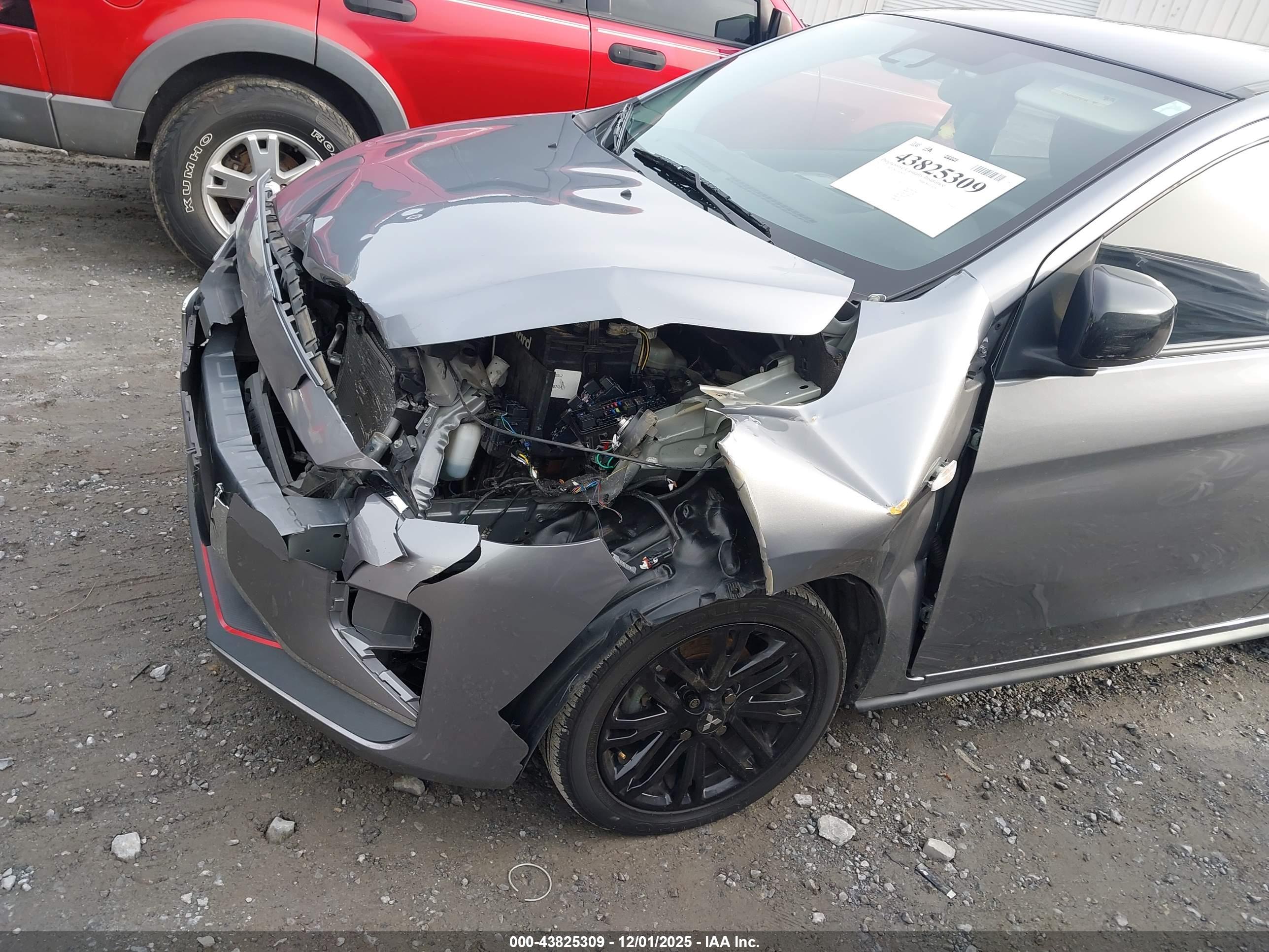 MITSUBISHI MIRAGE image 6