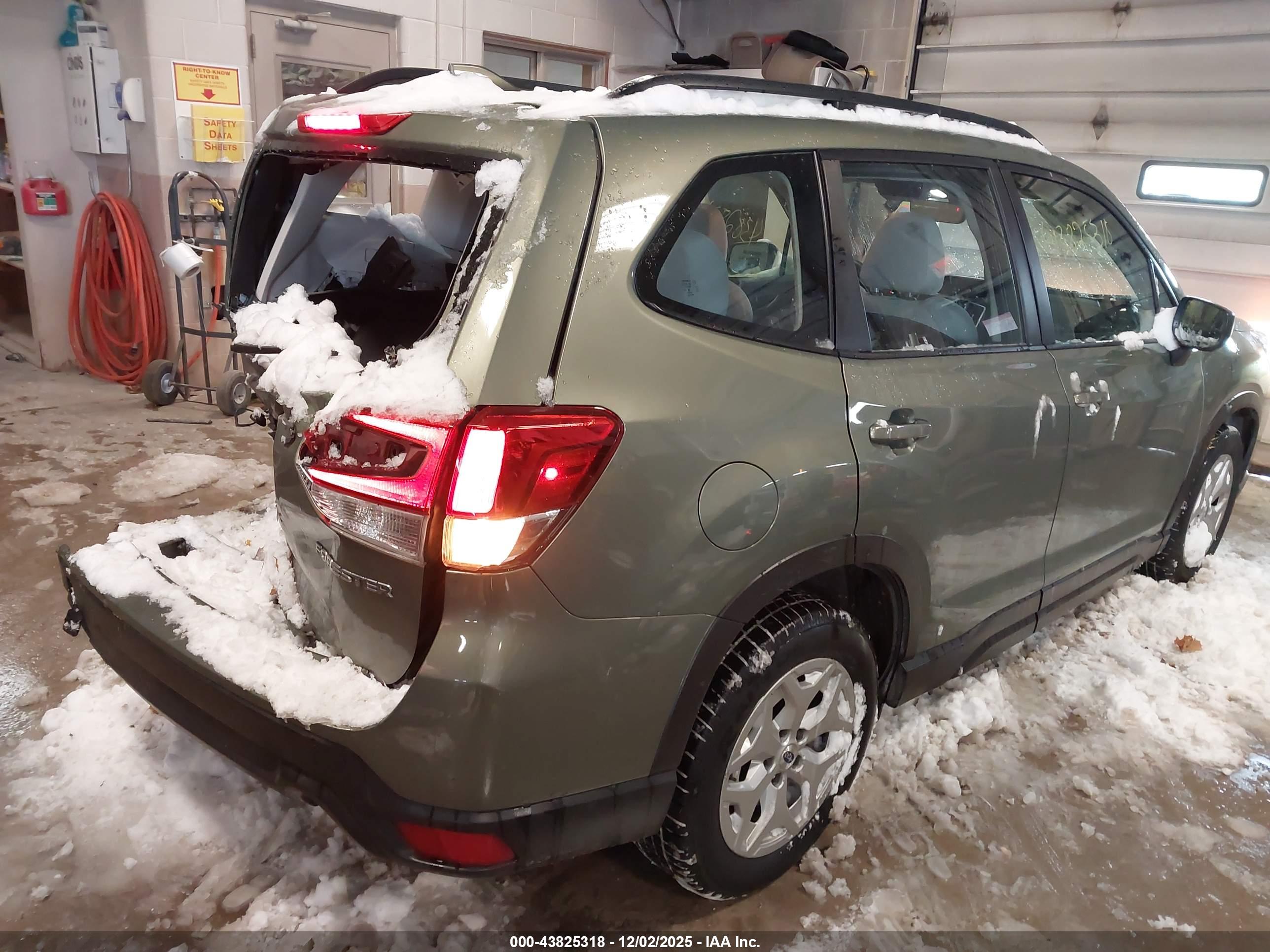 SUBARU FORESTER image 4