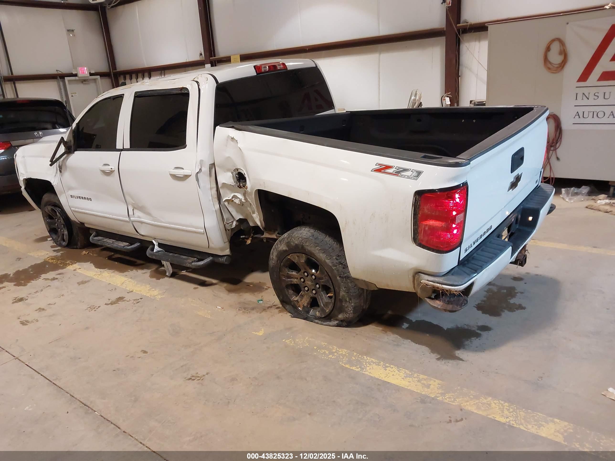CHEVROLET SILVERADO image 3