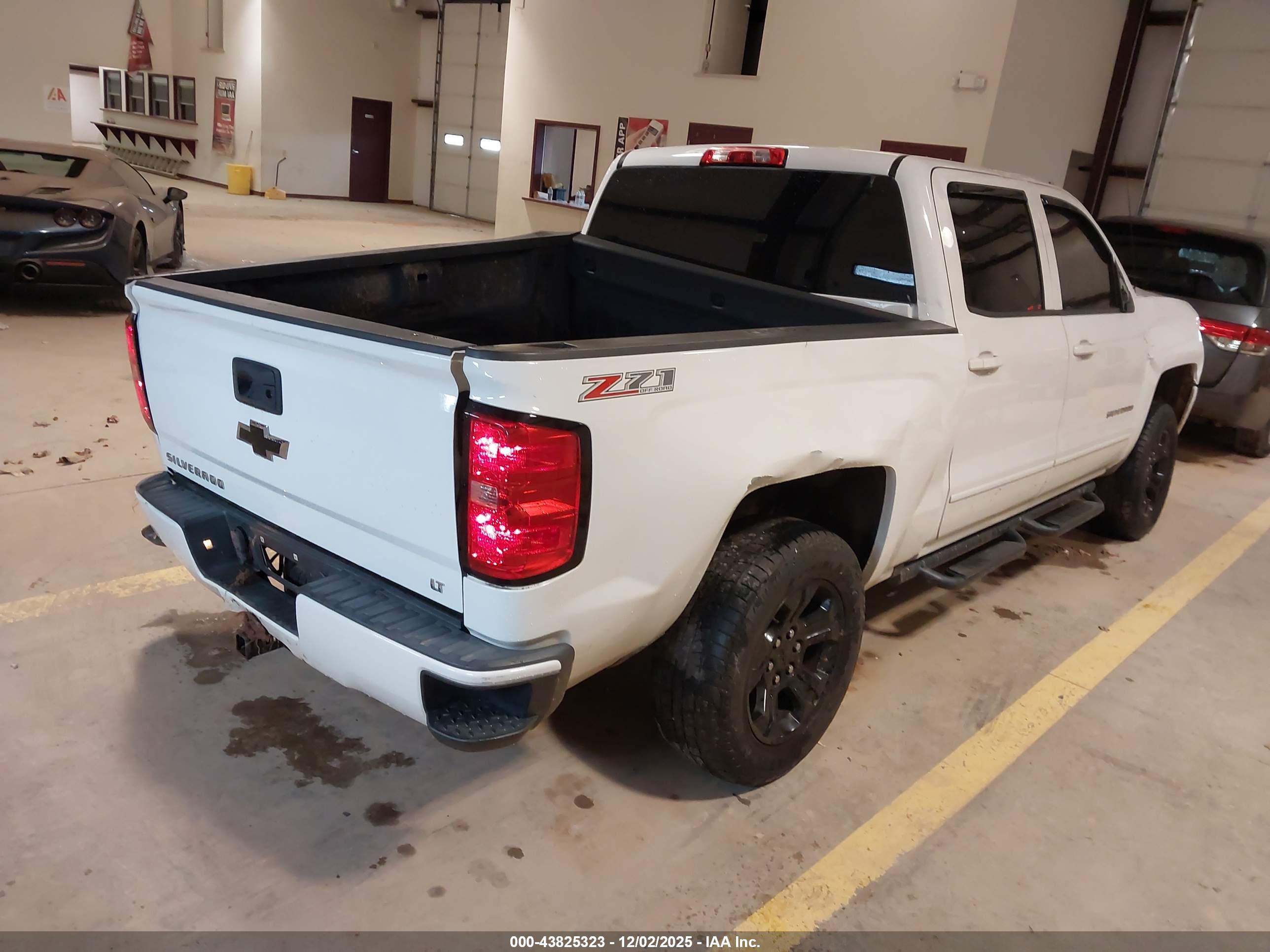 CHEVROLET SILVERADO image 4