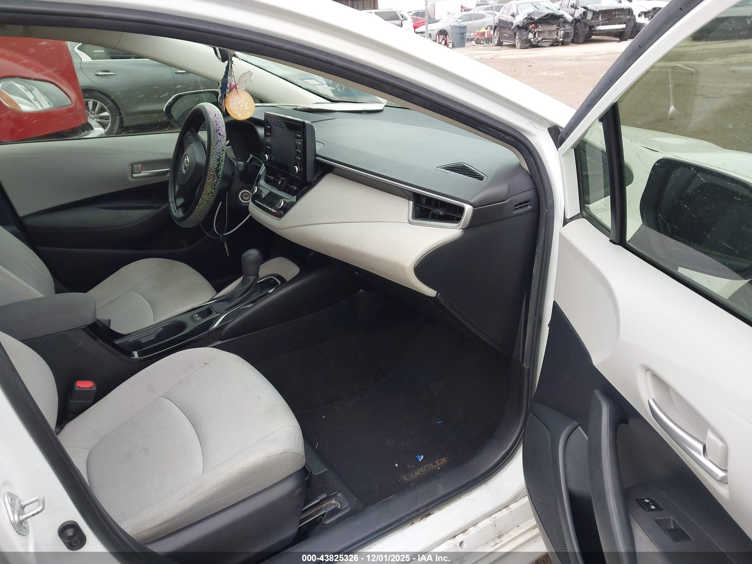 TOYOTA COROLLA image 5