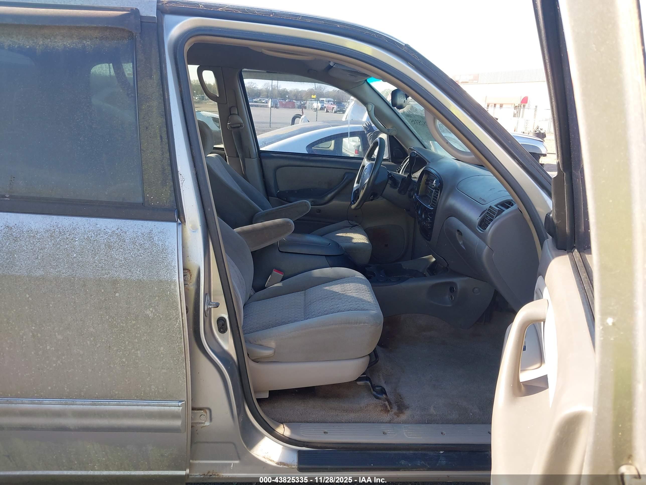 TOYOTA TUNDRA image 5