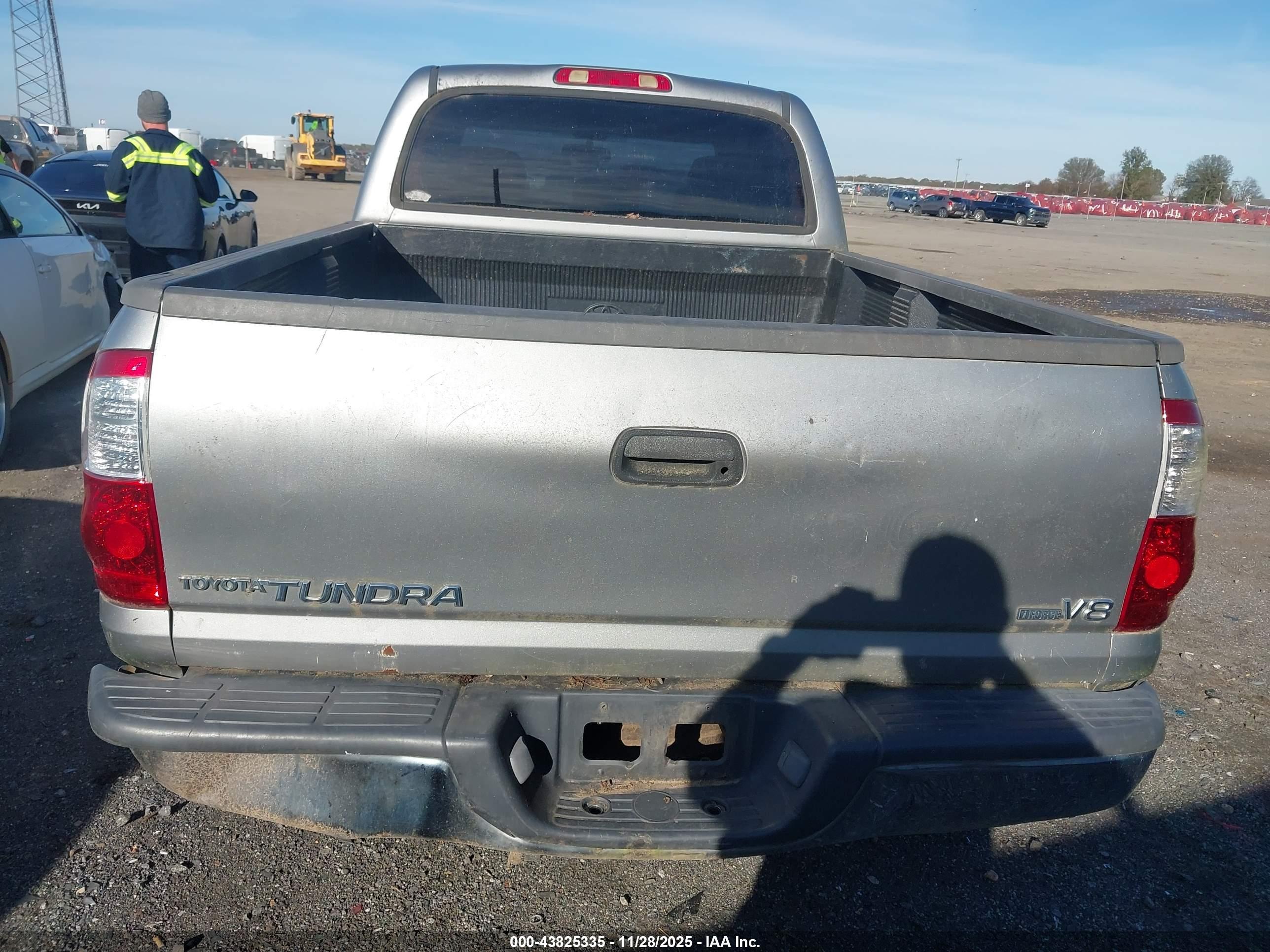 TOYOTA TUNDRA image 6