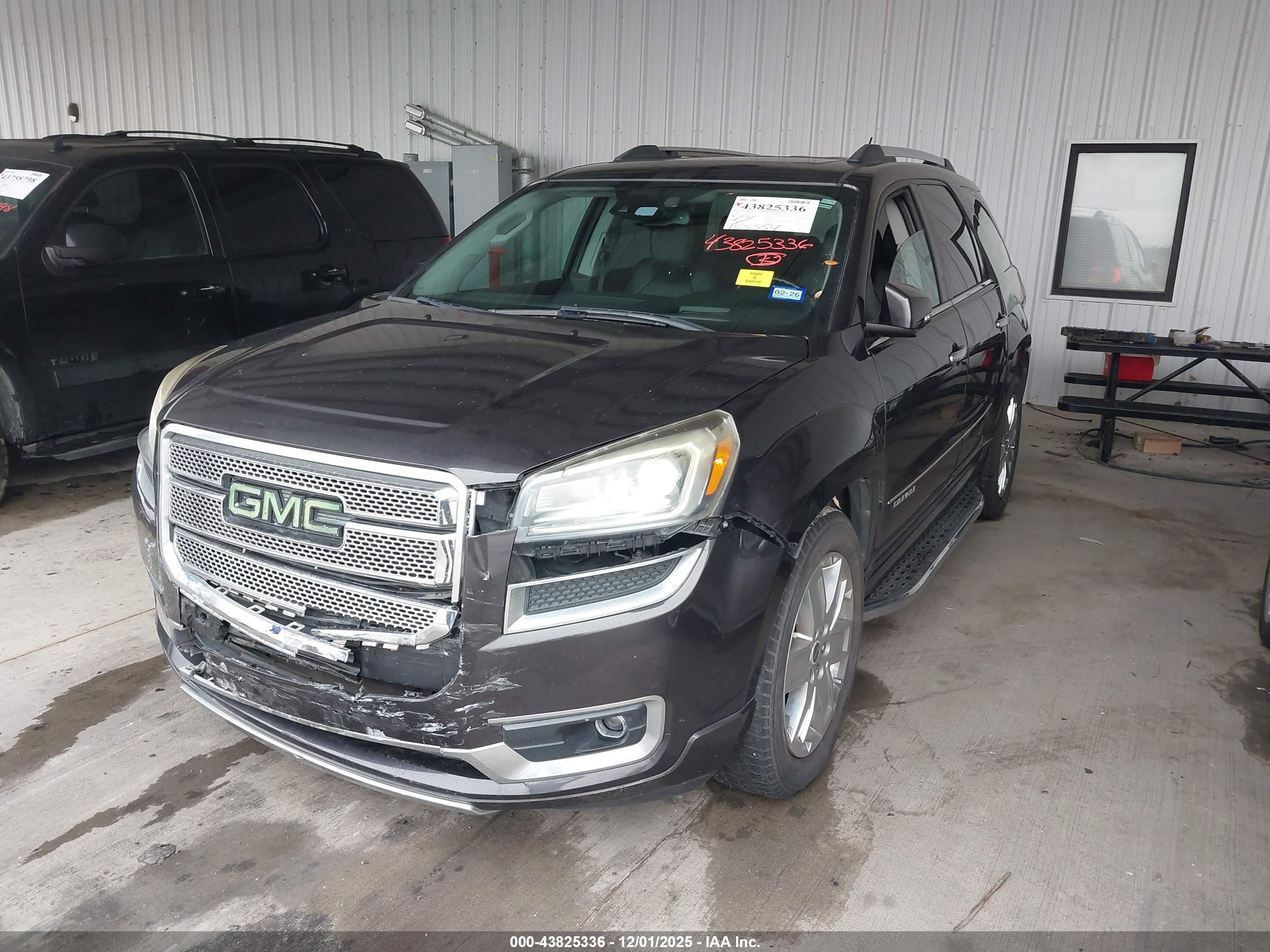 GMC ACADIA image 6