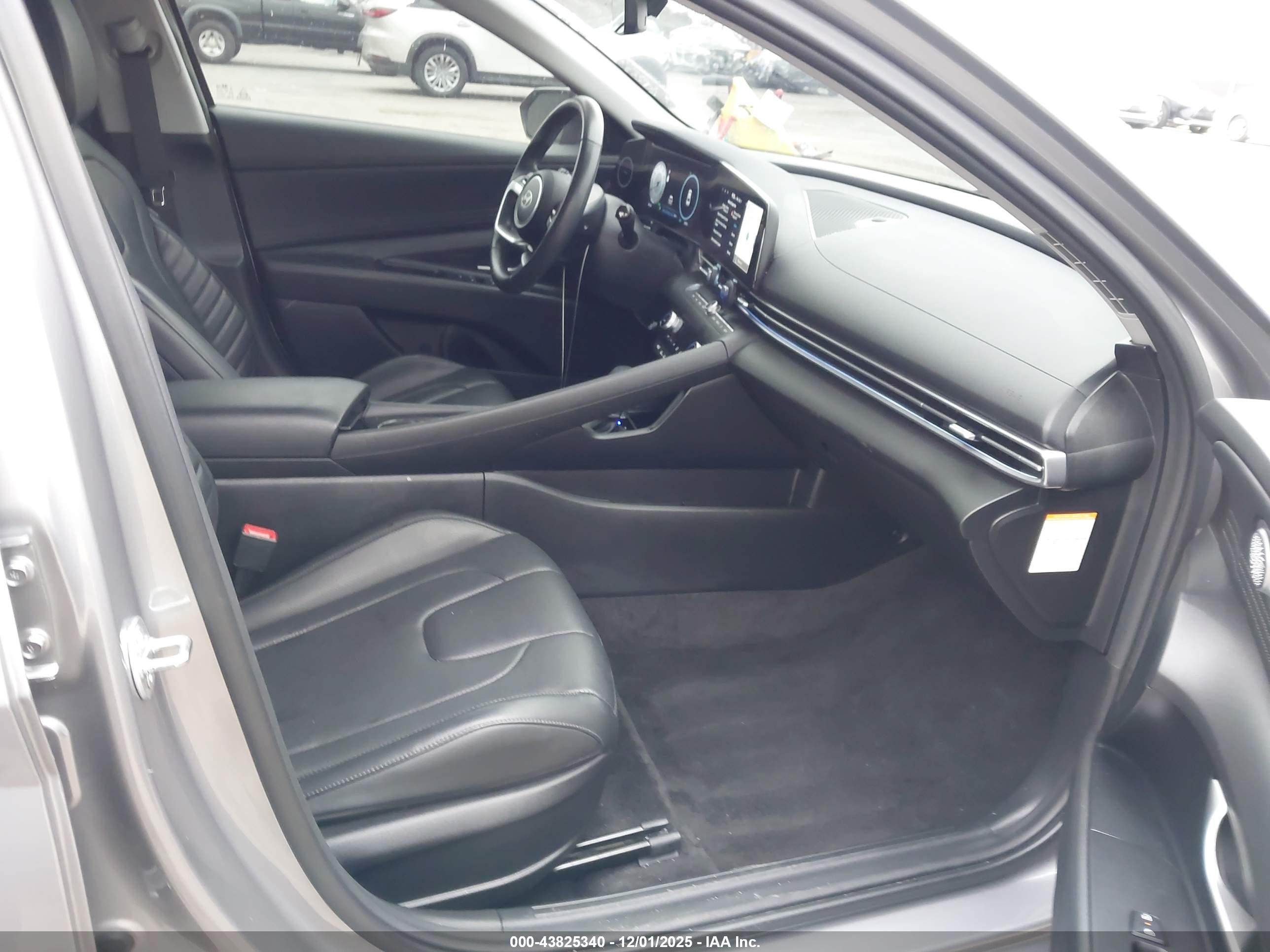 HYUNDAI ELANTRA image 5