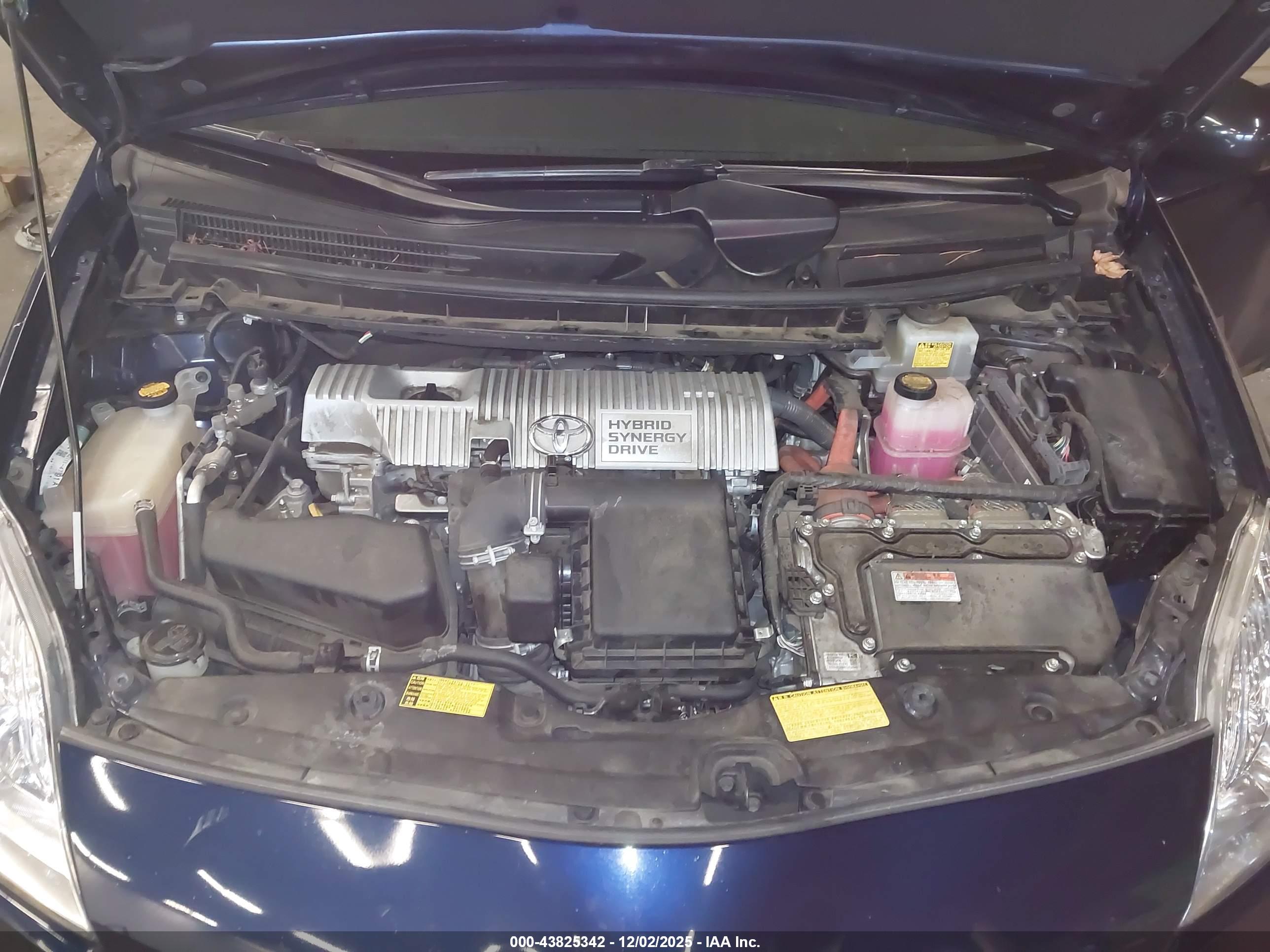 TOYOTA PRIUS image 10