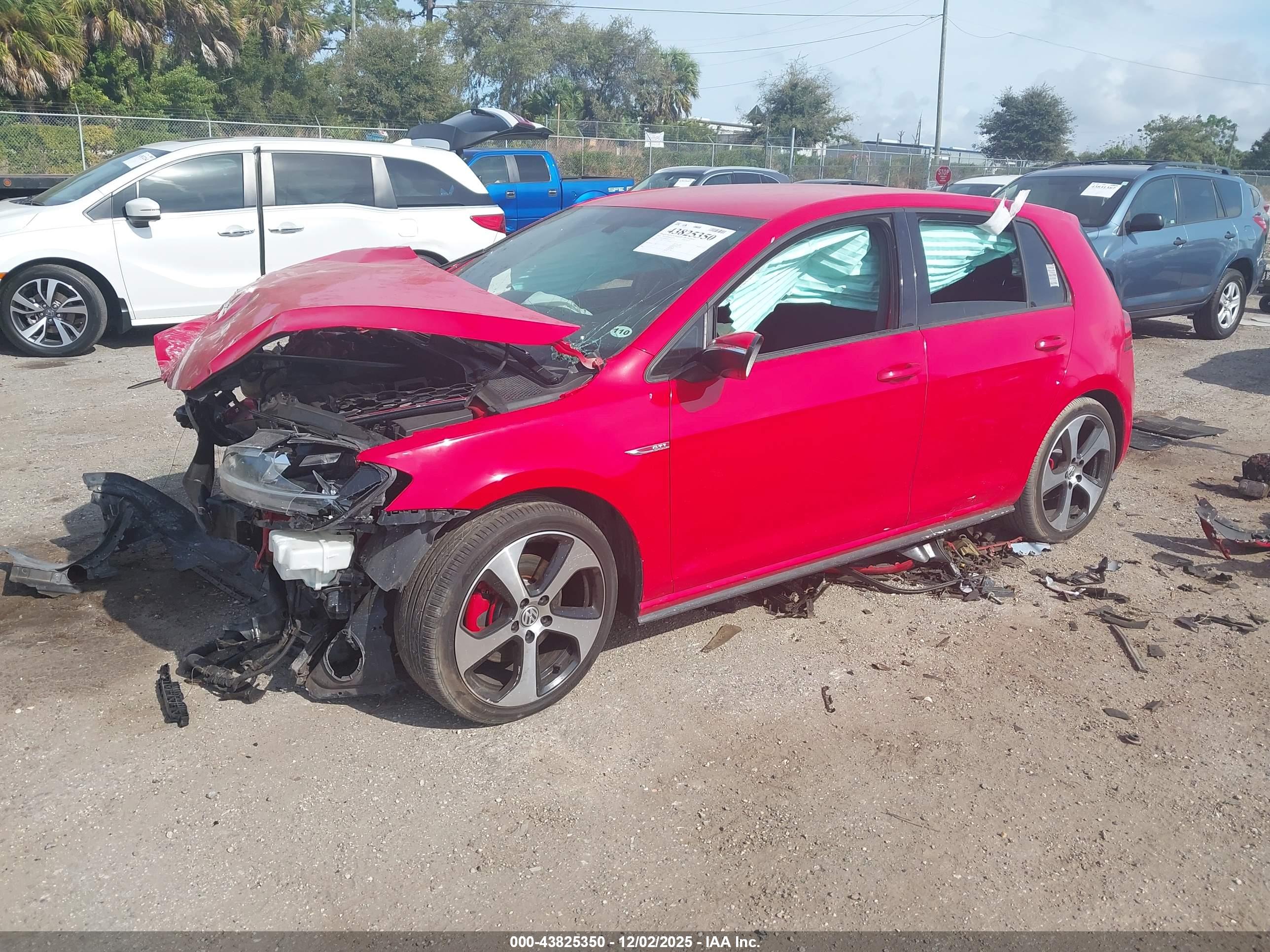 VOLKSWAGEN GOLF image 2