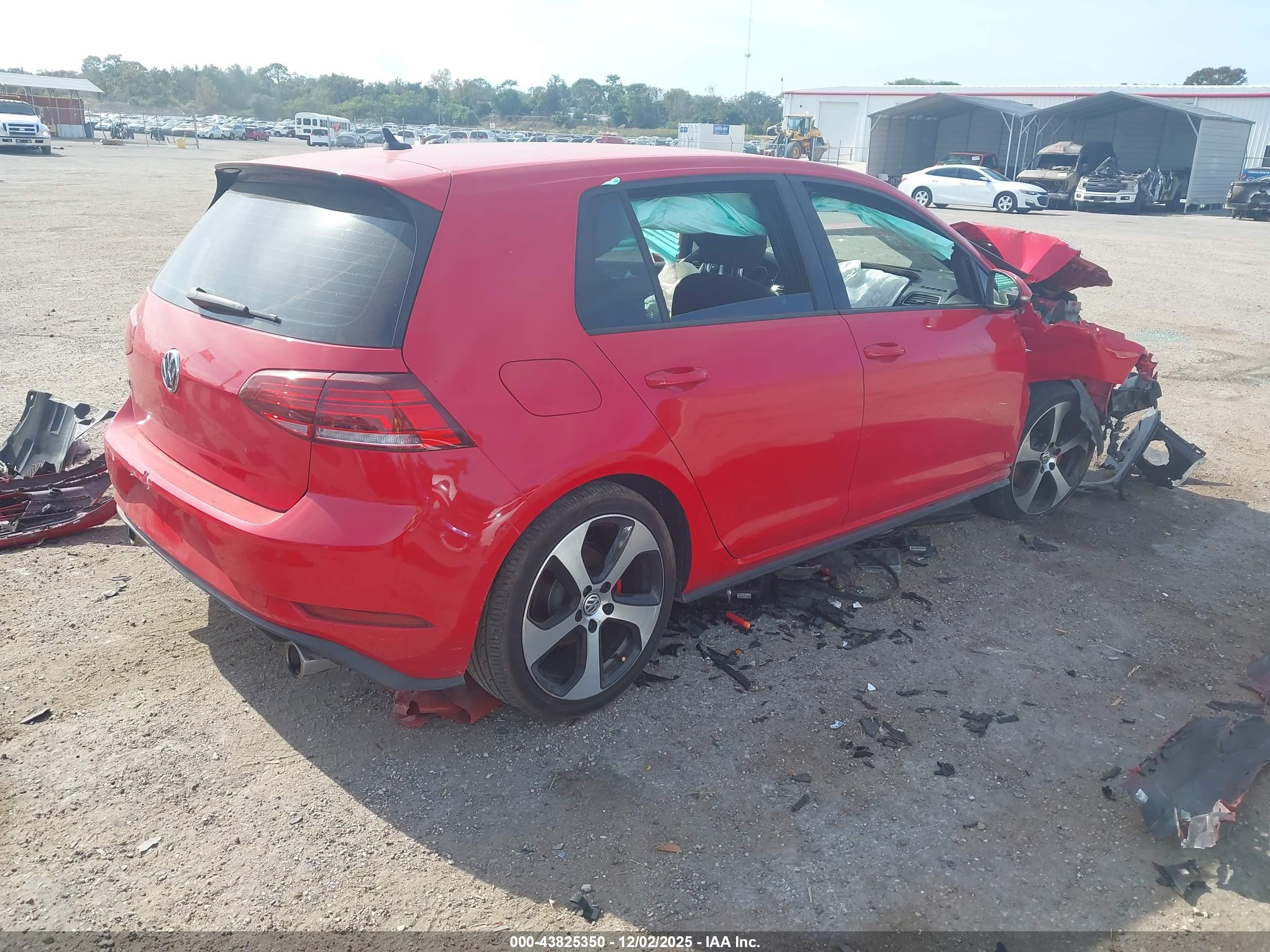 VOLKSWAGEN GOLF image 4